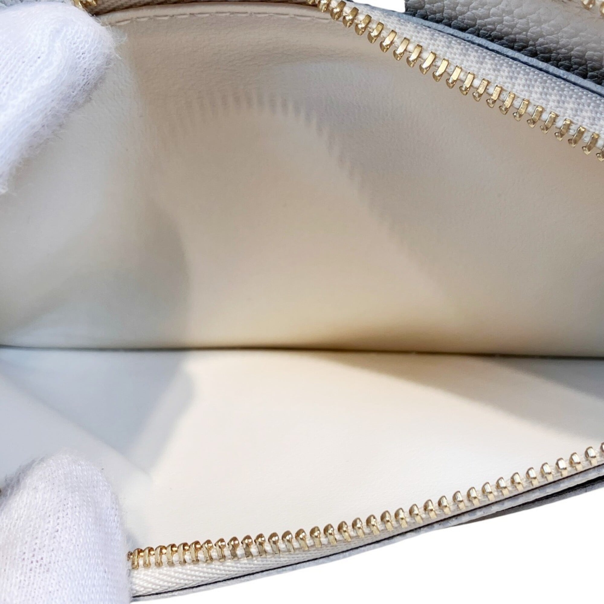 Louis Vuitton White Pvc Wallet (Bi-Fold) (Pre-Owned)