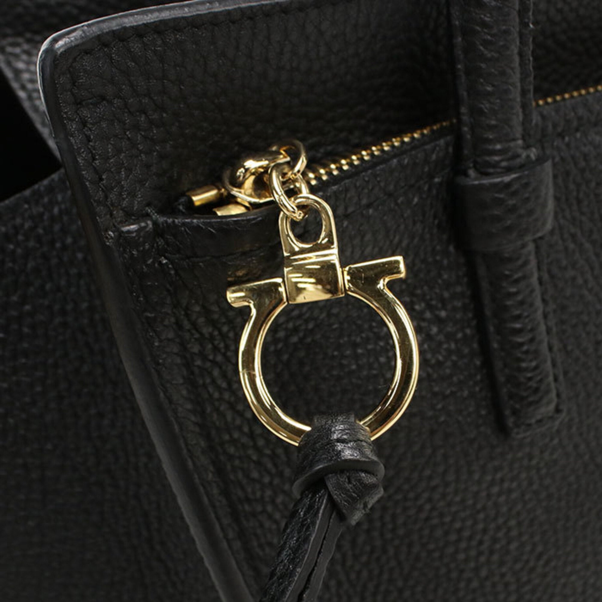 Salvatore Ferragamo Black Leather Tote Bag (Pre-Owned)
