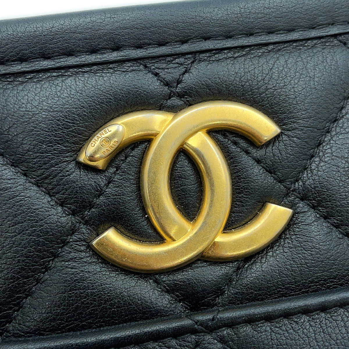 Chanel Matelasse Black Leather Handbag Shoulder Bag (Pre-Owned)