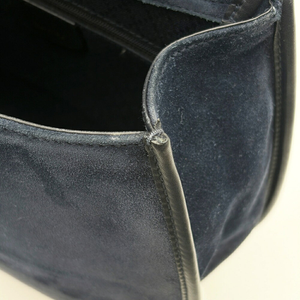 Gucci Navy Suede Leather Shoulder Bag Sling Bag (Pre-Owned)