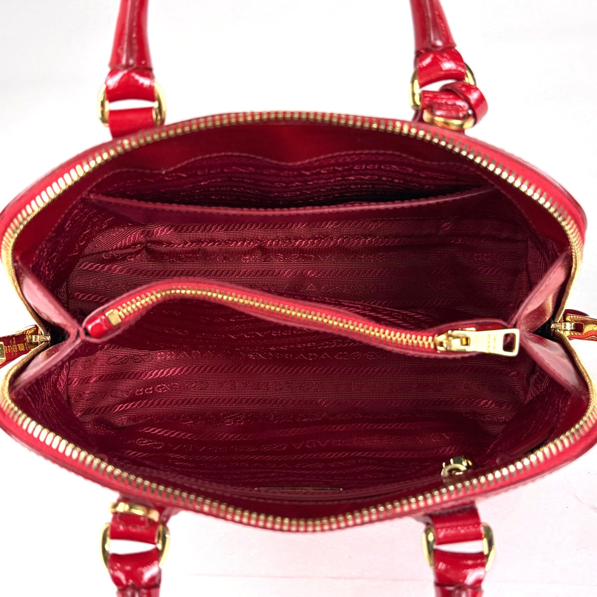 Prada Red Color Leather Handbag (Pre-Owned)