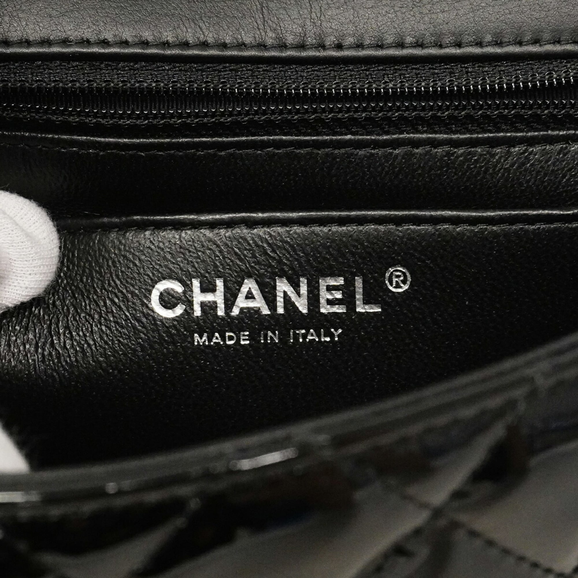 Chanel Black Patent Leather Shoulder Bag (Pre-Owned)