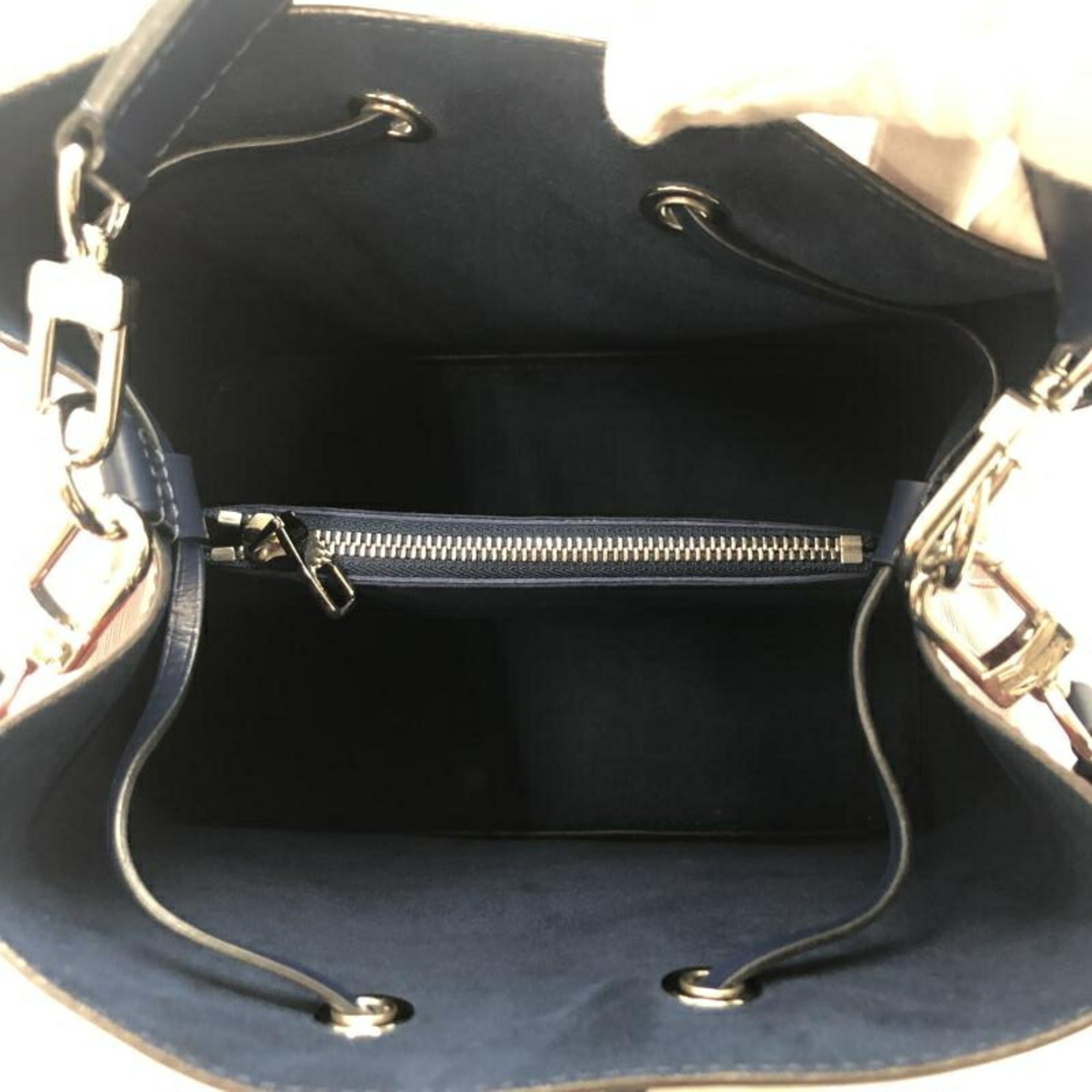 Louis Vuitton Epi Cherry Epi Leather Handbag (Pre-Owned)