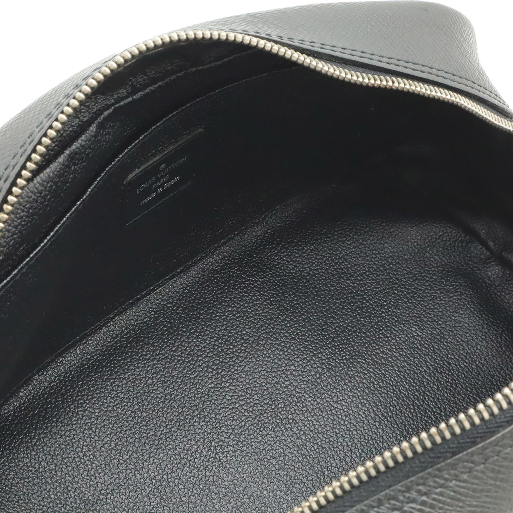 Louis Vuitton Ardoise Taiga Leather Leather Pouch (Pre-Owned)