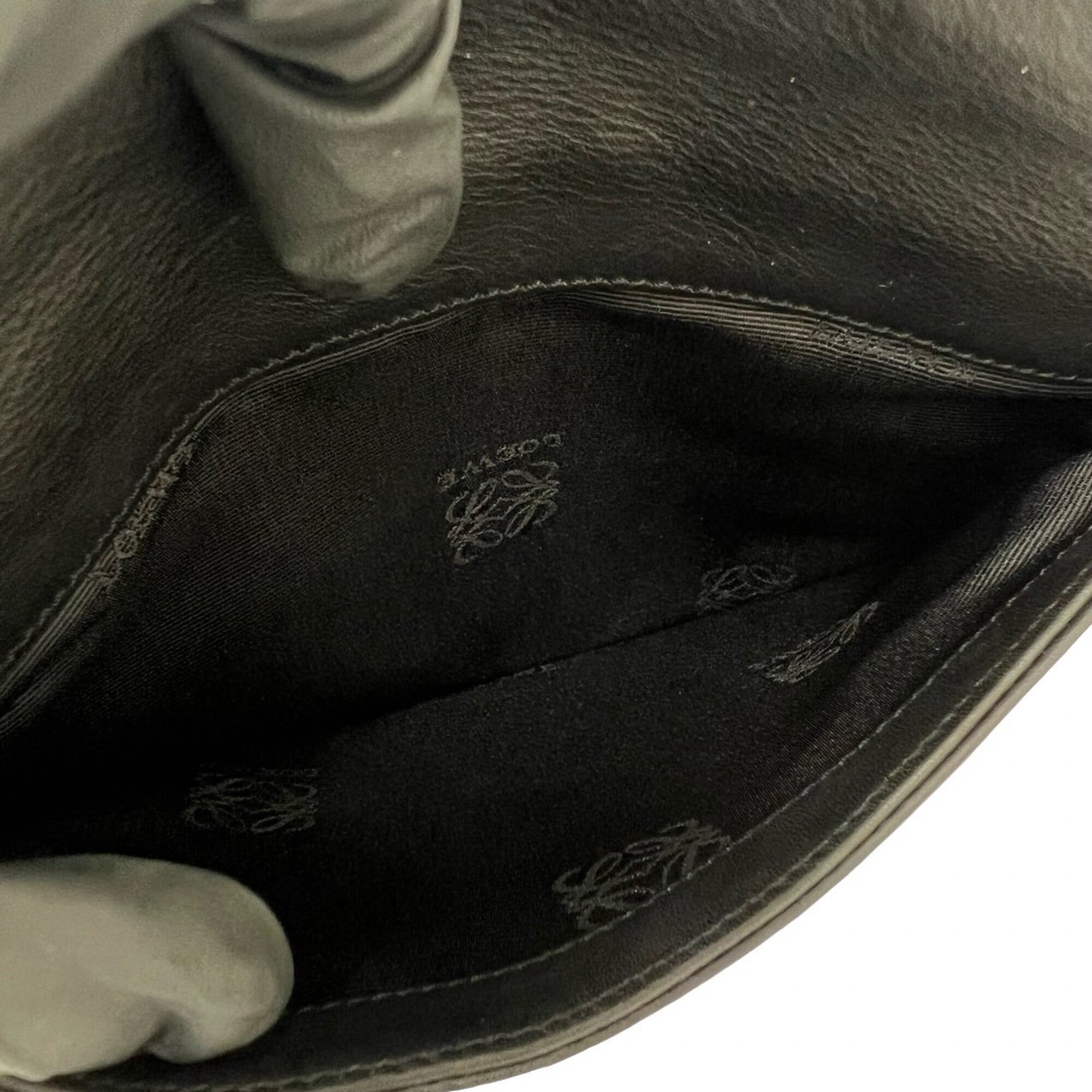 Loewe Black Leather Pochette Shoulder Bag (Pre-Owned)