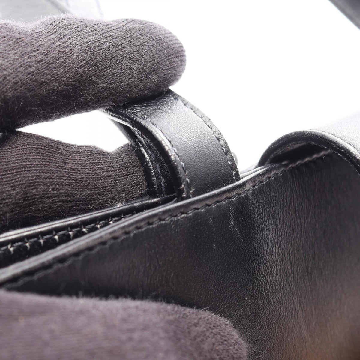 Salvatore Ferragamo Black Leather Handbag (Pre-Owned)