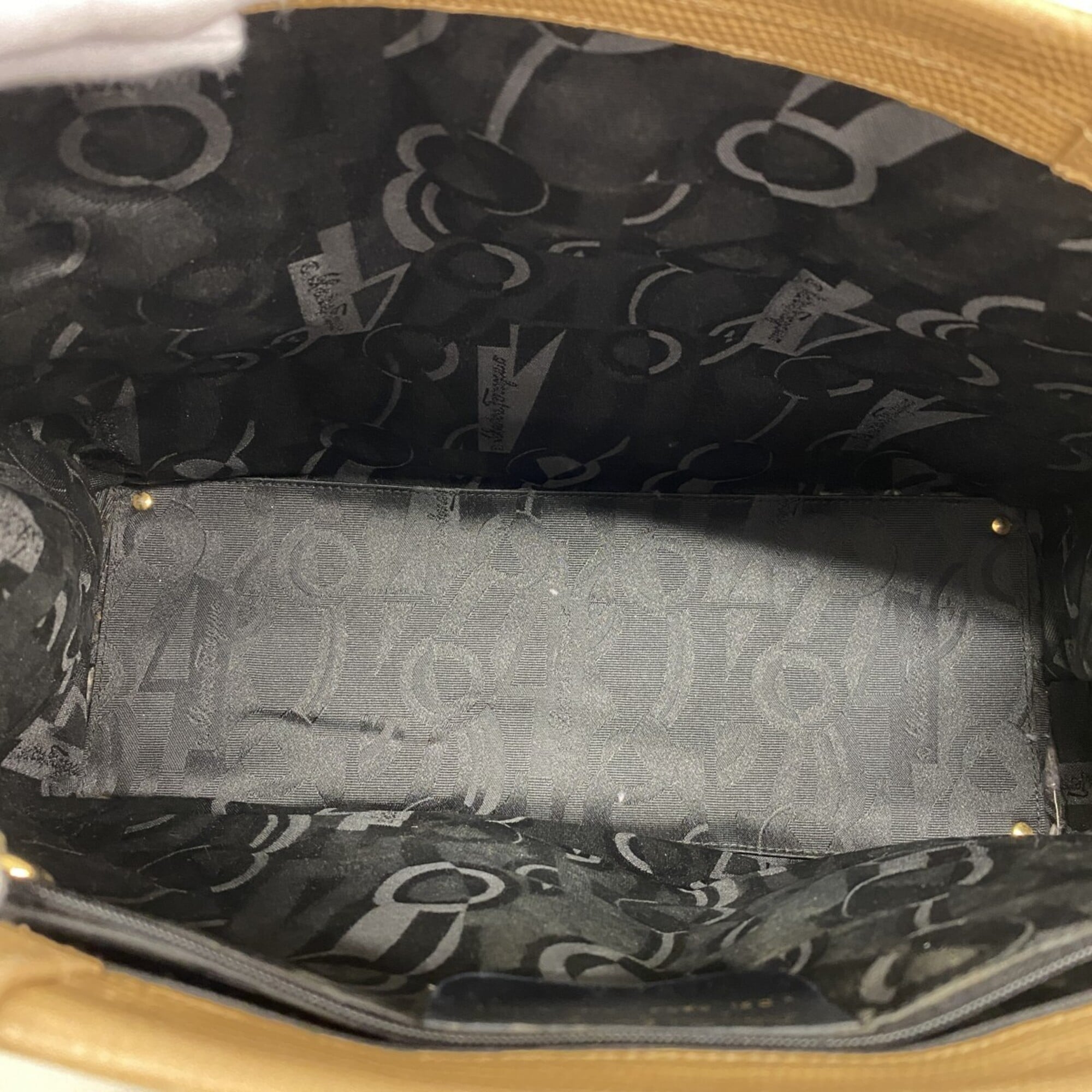 Salvatore Ferragamo Beige Leather Tote Bag (Pre-Owned)