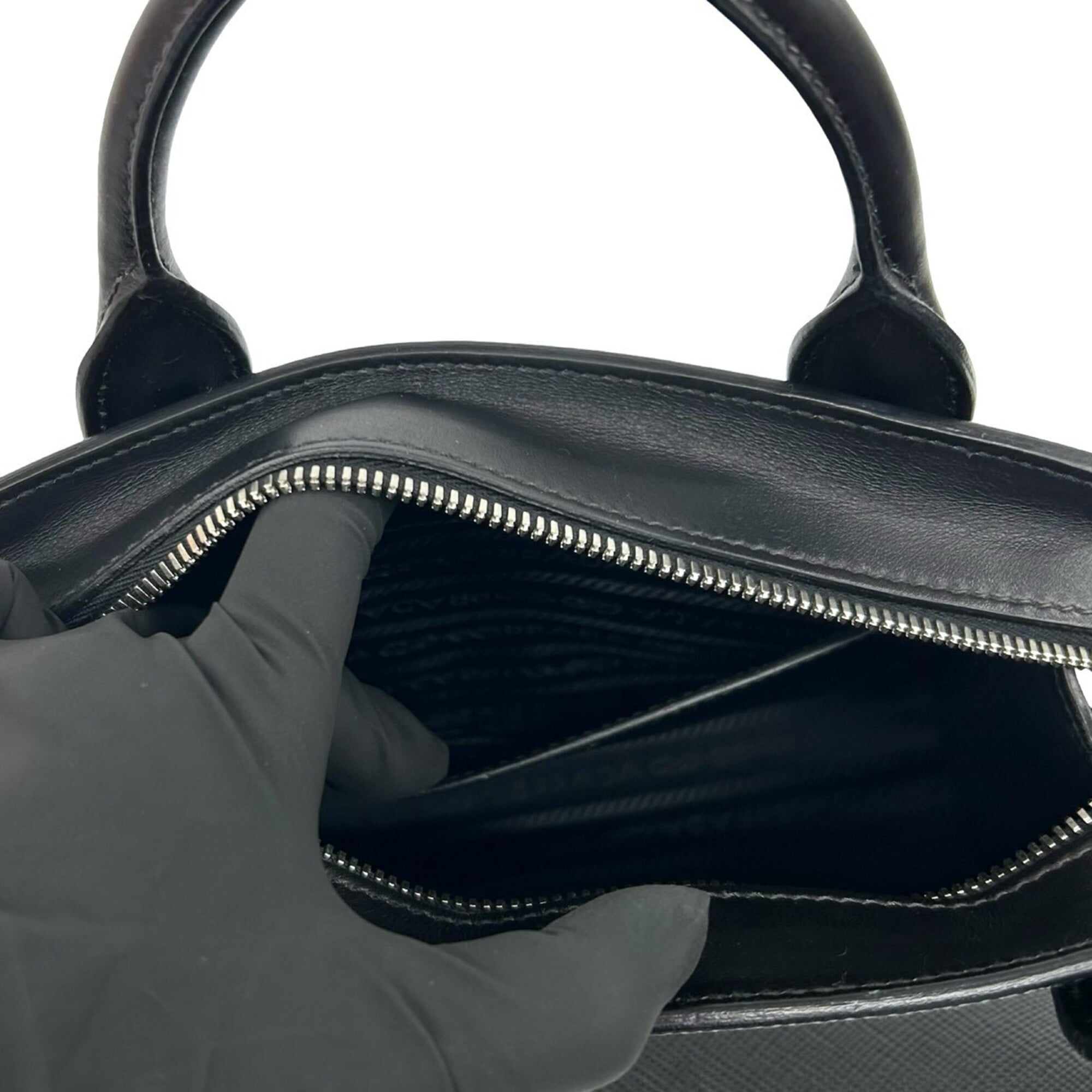 Prada Black Leather Handbag Shoulder Bag (Pre-Owned)