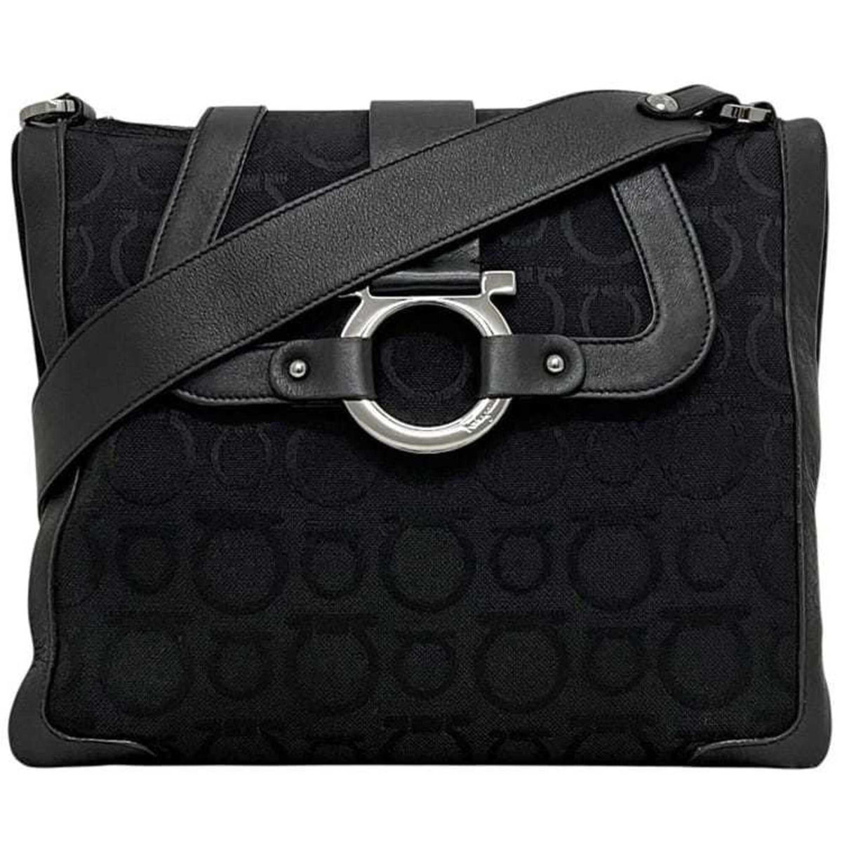 Salvatore Ferragamo Gancini Black Canvas Leather Shoulder Bag (Pre-Owned)