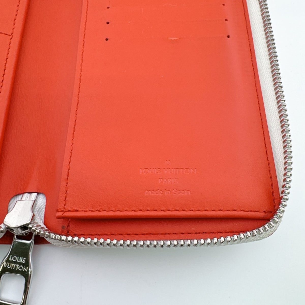 Louis Vuitton Damier Canvas Red Color White Leather Long Wallet (Bi-Fold) (Pre-Owned)