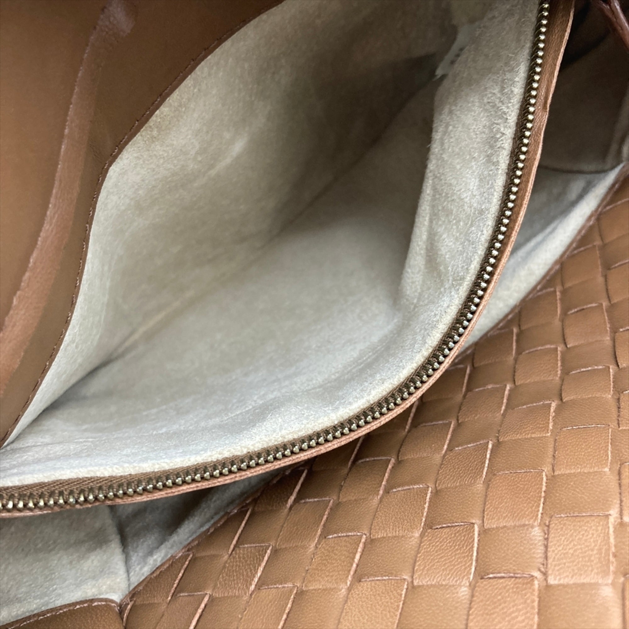Bottega Veneta Brown Leather Handbag (Pre-Owned)
