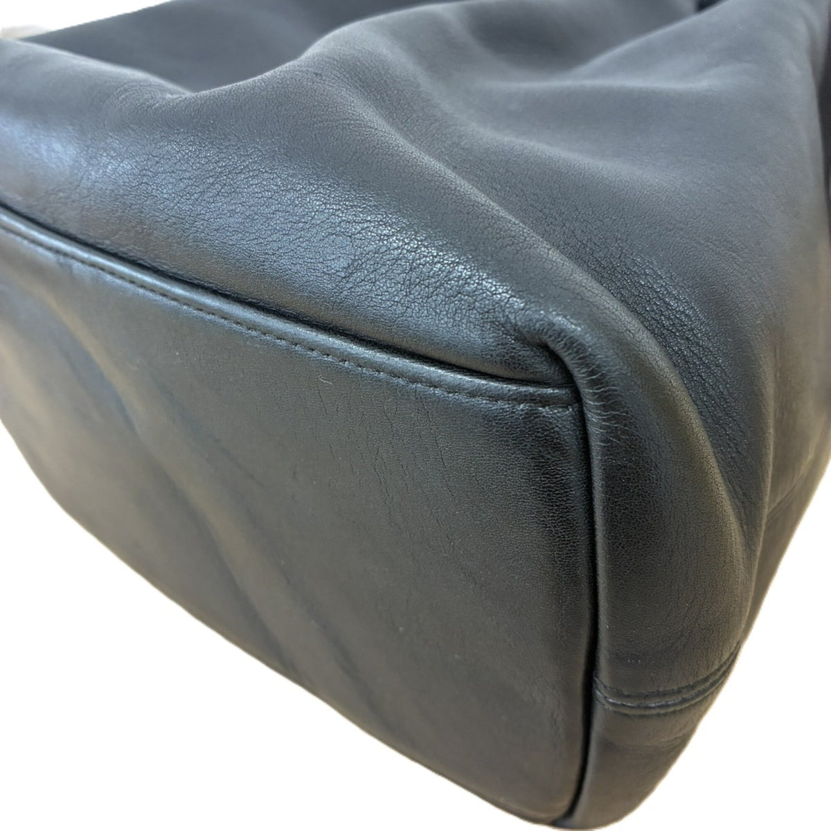 Coach Black Leather Shoulder Bag (Pre-Owned)