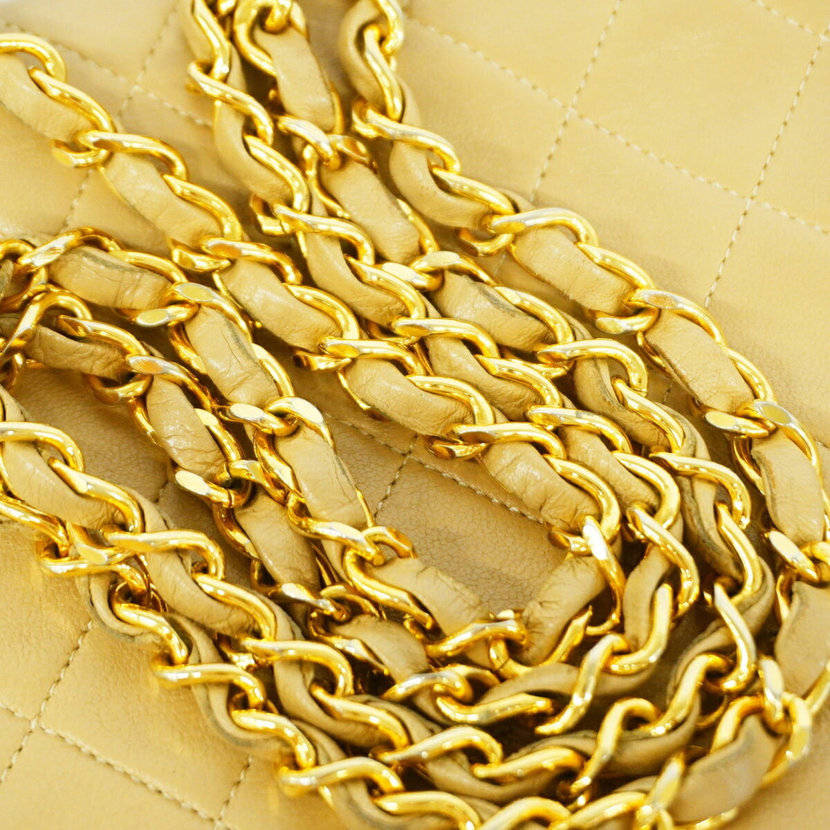 Chanel Beige Leather Shoulder Bag (Pre-Owned)