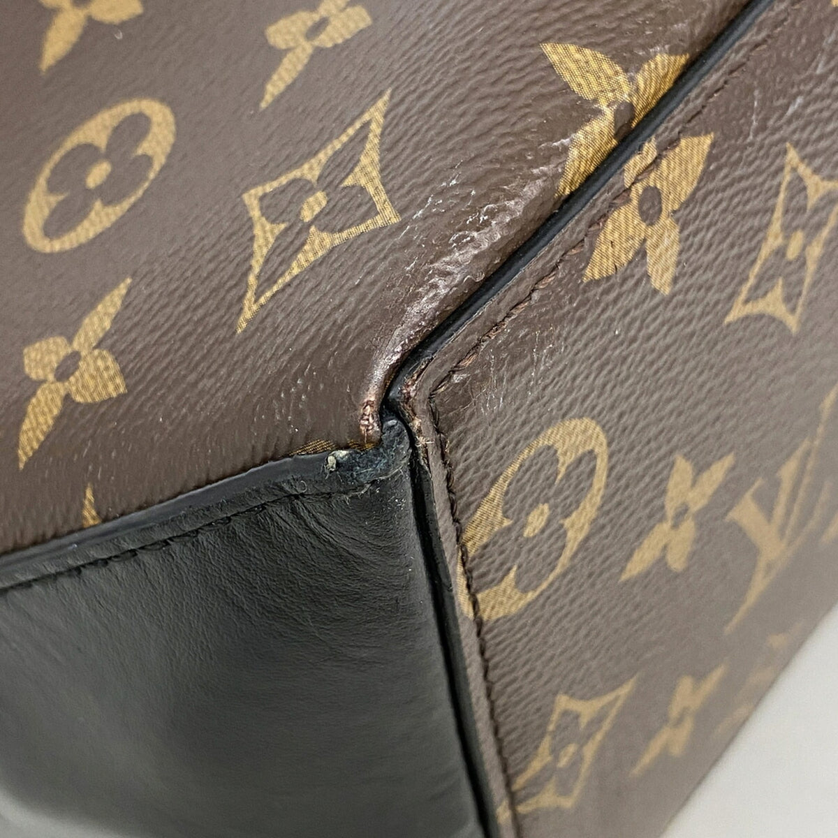 Louis Vuitton Brown Tote Bag (Pre-Owned)
