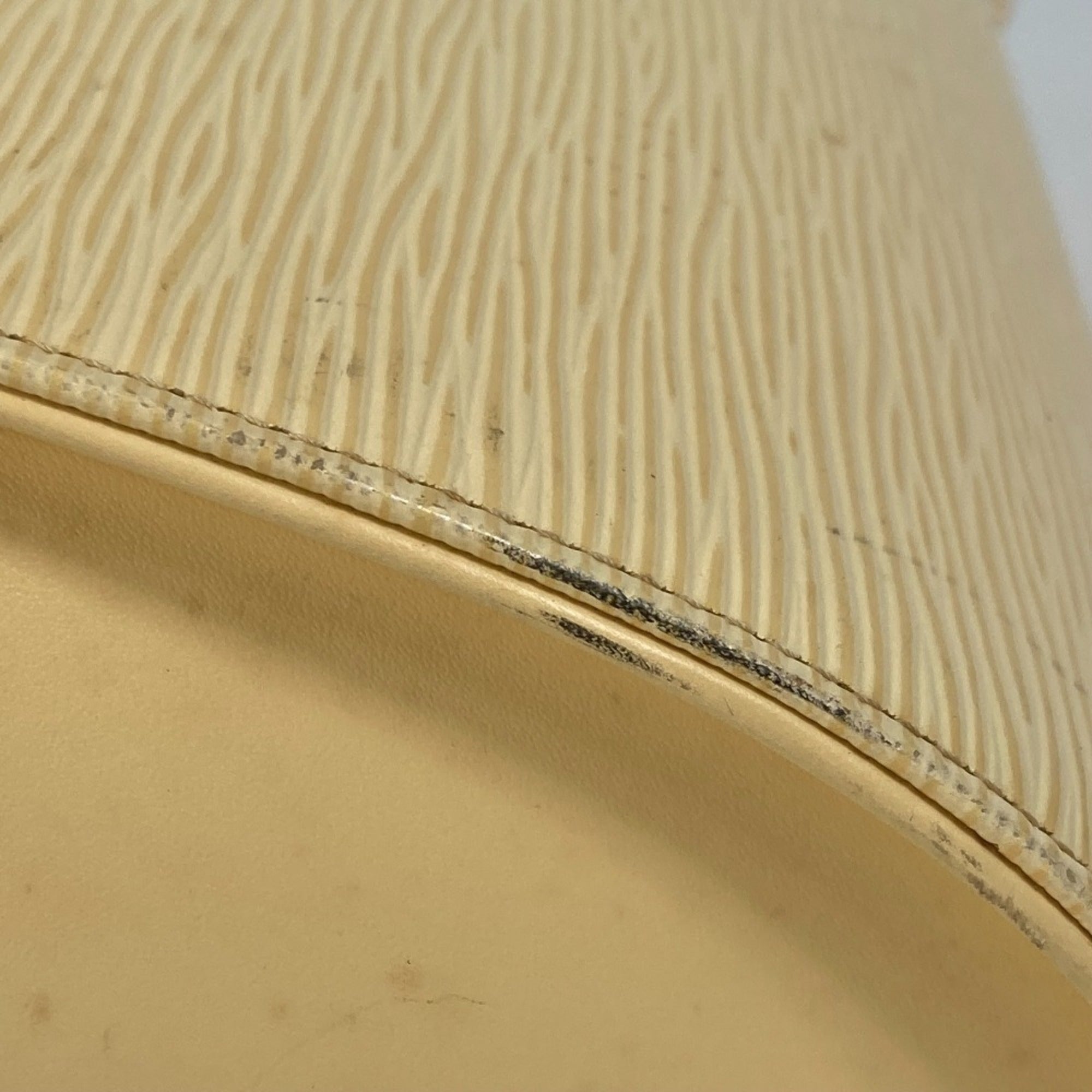 Louis Vuitton Epi Vanilla Yellow Epi Leather Shoulder Bag (Pre-Owned)