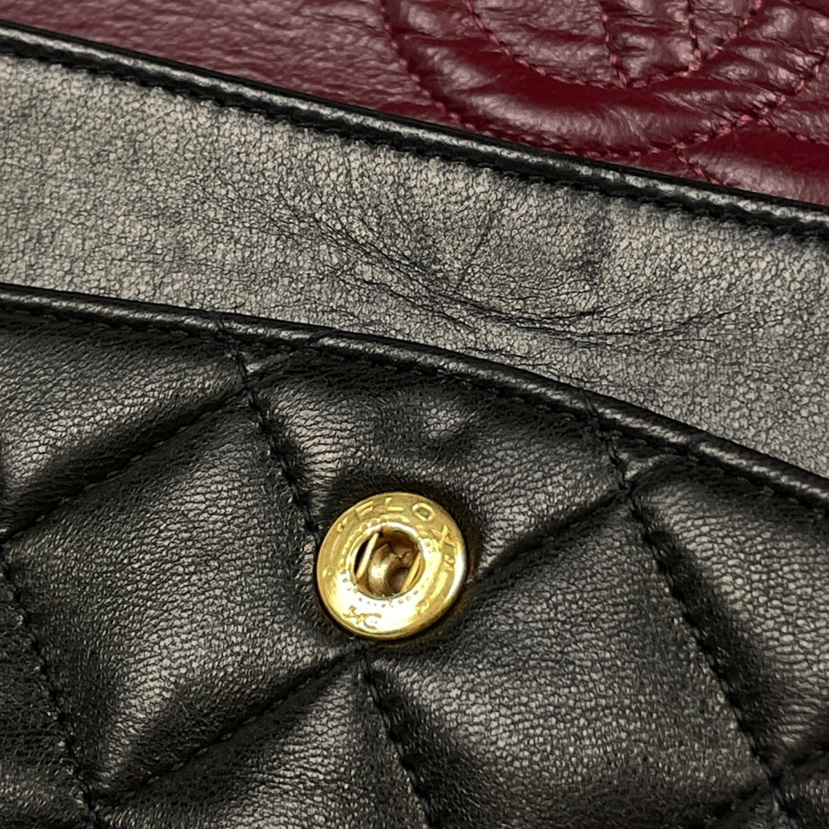 Chanel Matelasse Black Leather Shoulder Bag (Pre-Owned)