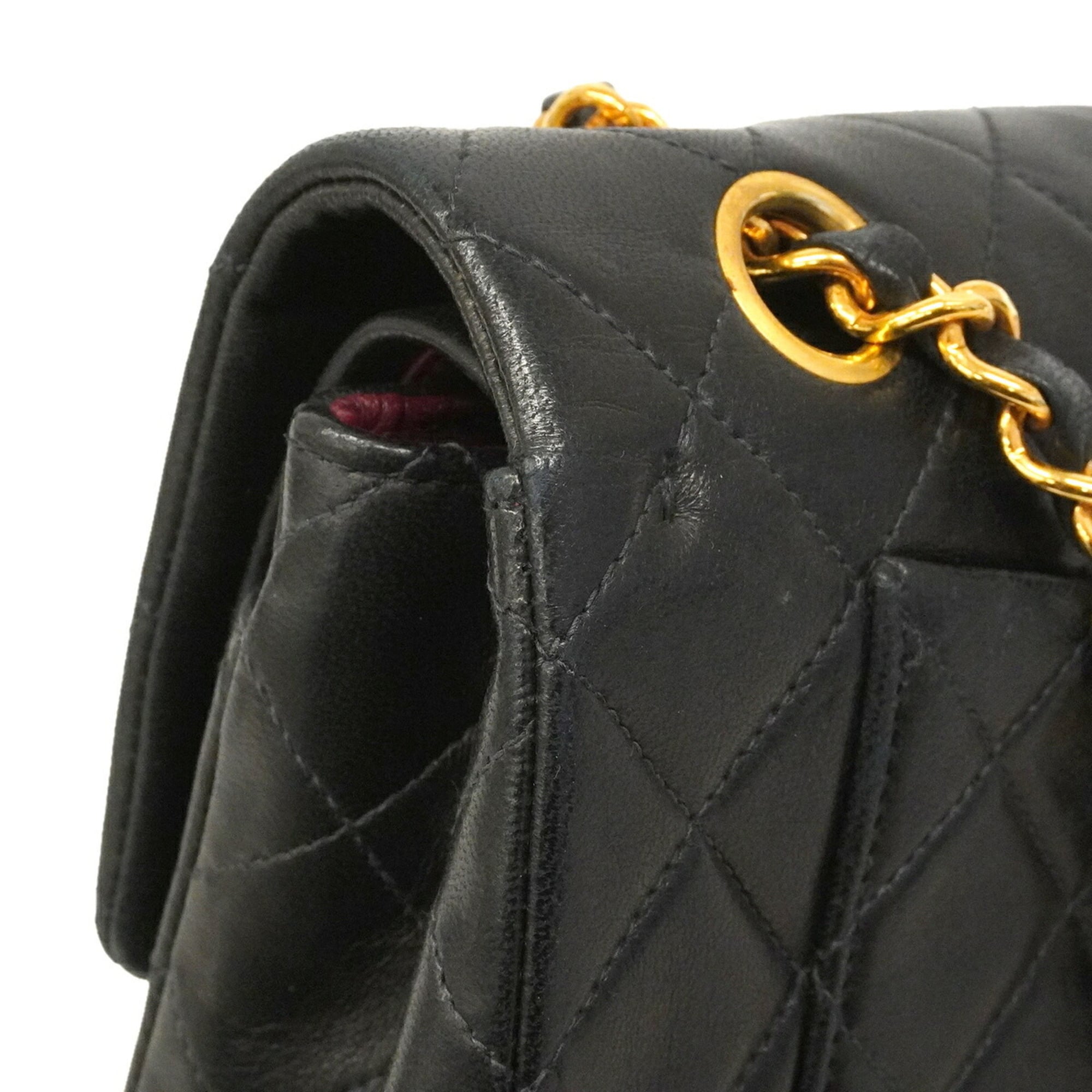 Chanel Black Leather Shoulder Bag (Pre-Owned)