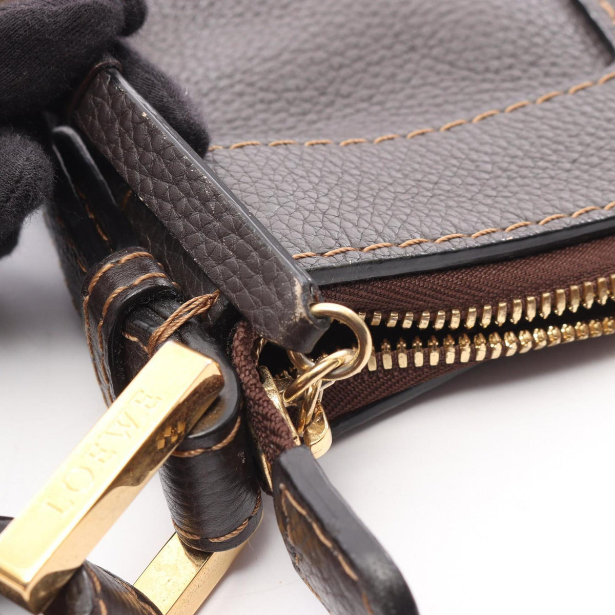 Loewe Brown Leather Shoulder Bag (Pre-Owned)