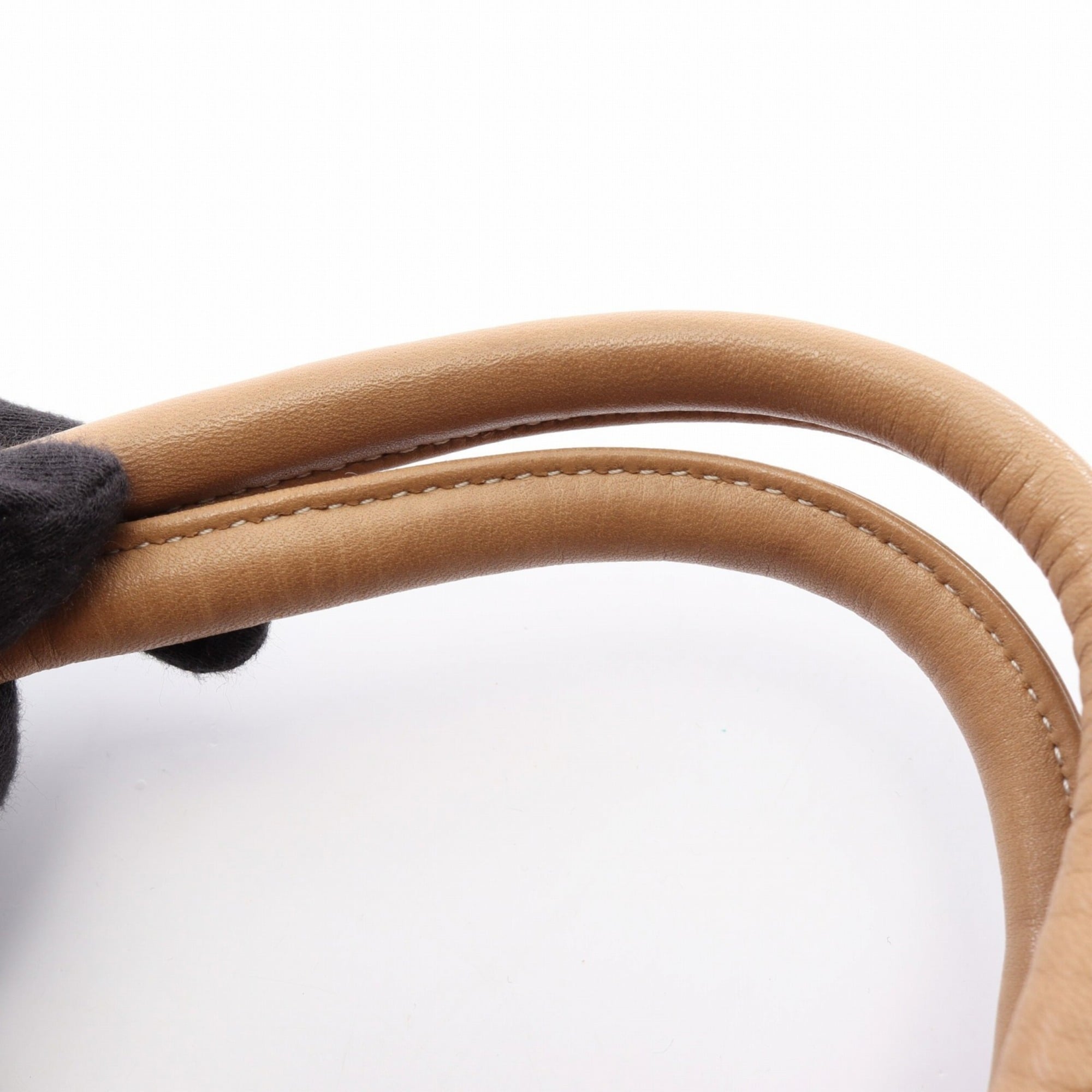Loewe Beige Leather Handbag (Pre-Owned)