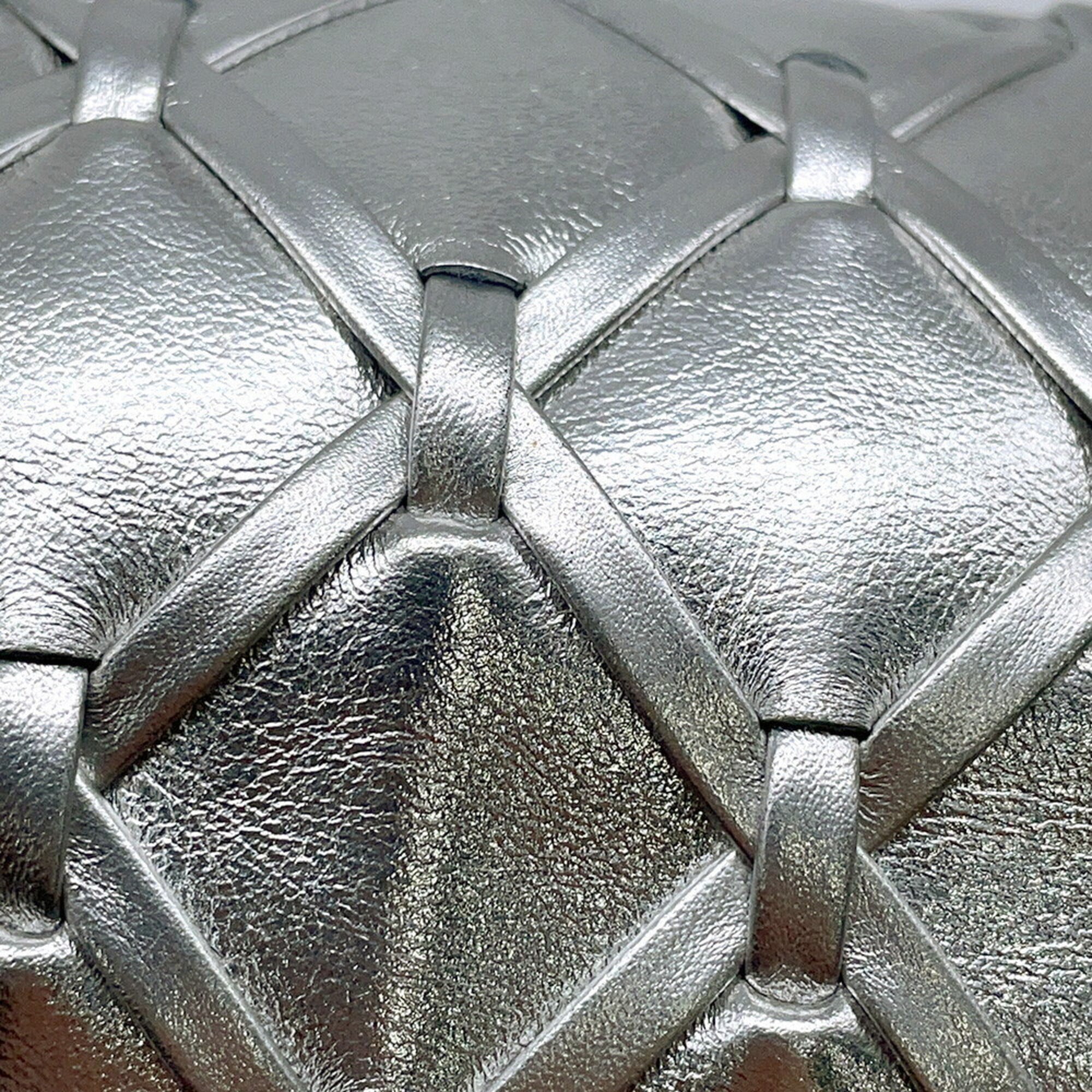 Chanel Metallic Silver Leather Handbag Shoulder Bag (Pre-Owned)