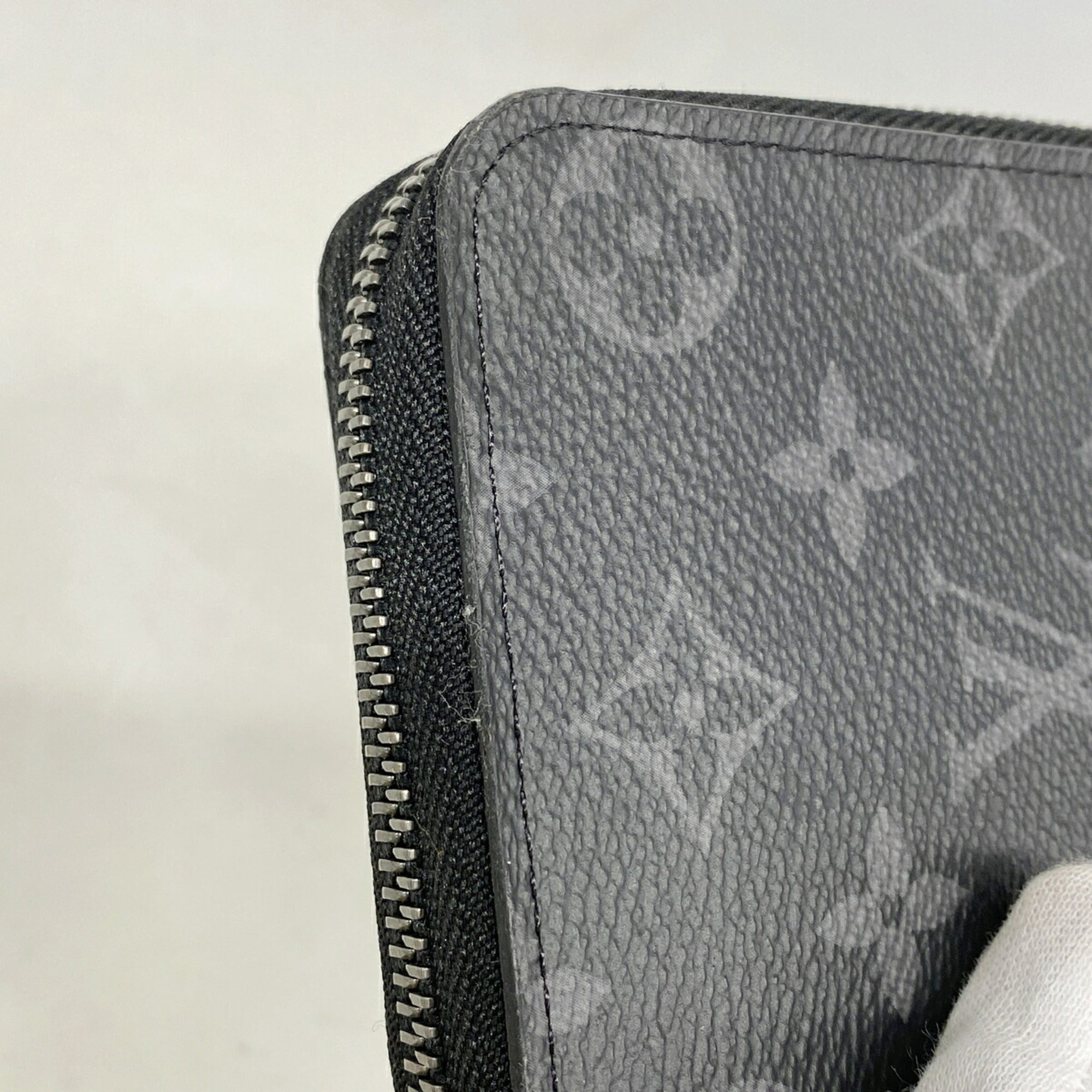 Louis Vuitton Black Long Wallet (Bi-Fold) (Pre-Owned)