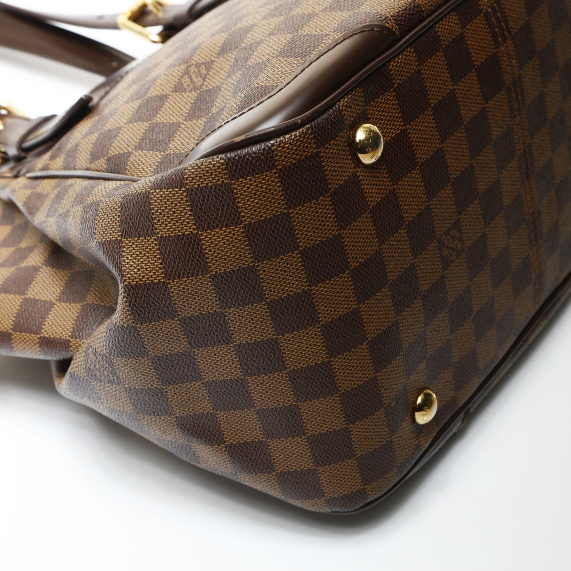 Louis Vuitton Brown Shoulder Bag (Pre-Owned)