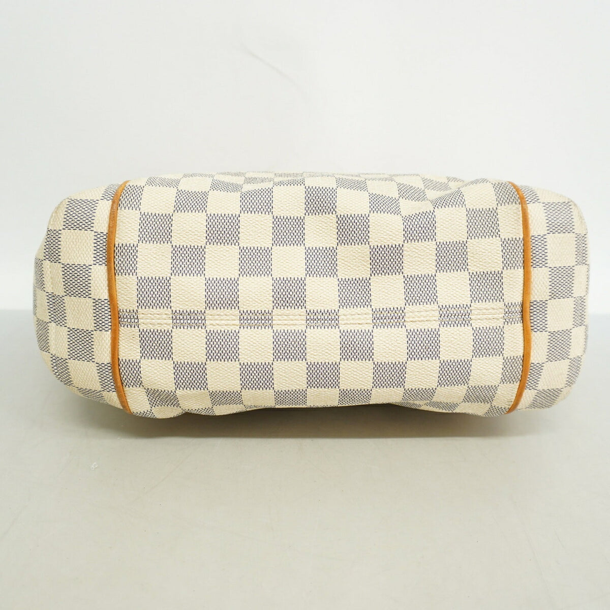 Louis Vuitton White Tote Bag (Pre-Owned)