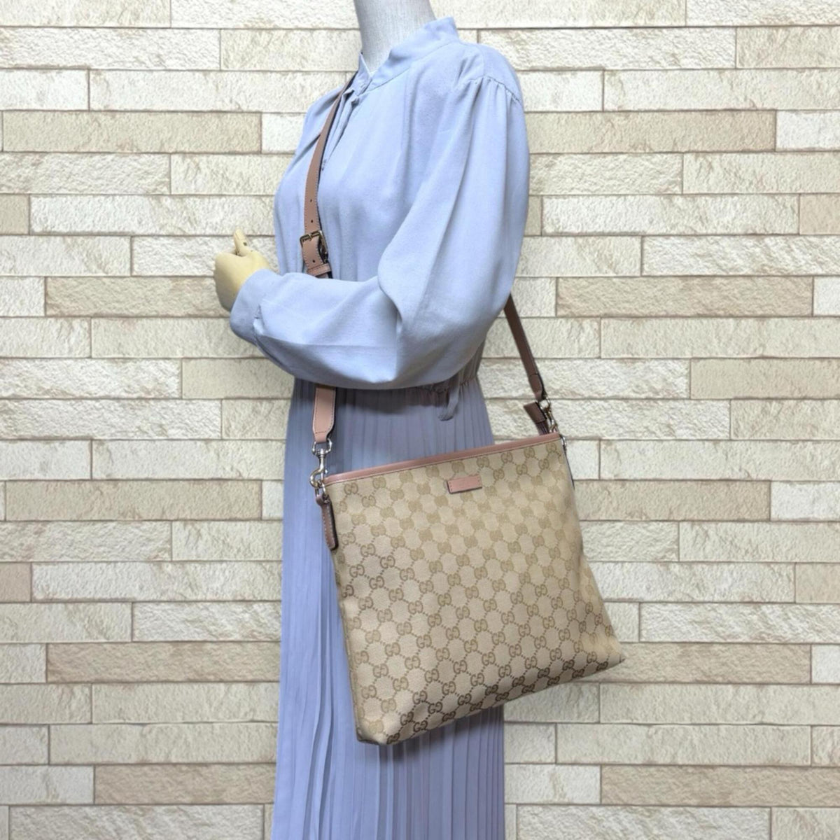 Gucci Gg Canvas Beige Pink Gg Canvas Shoulder Bag (Pre-Owned)