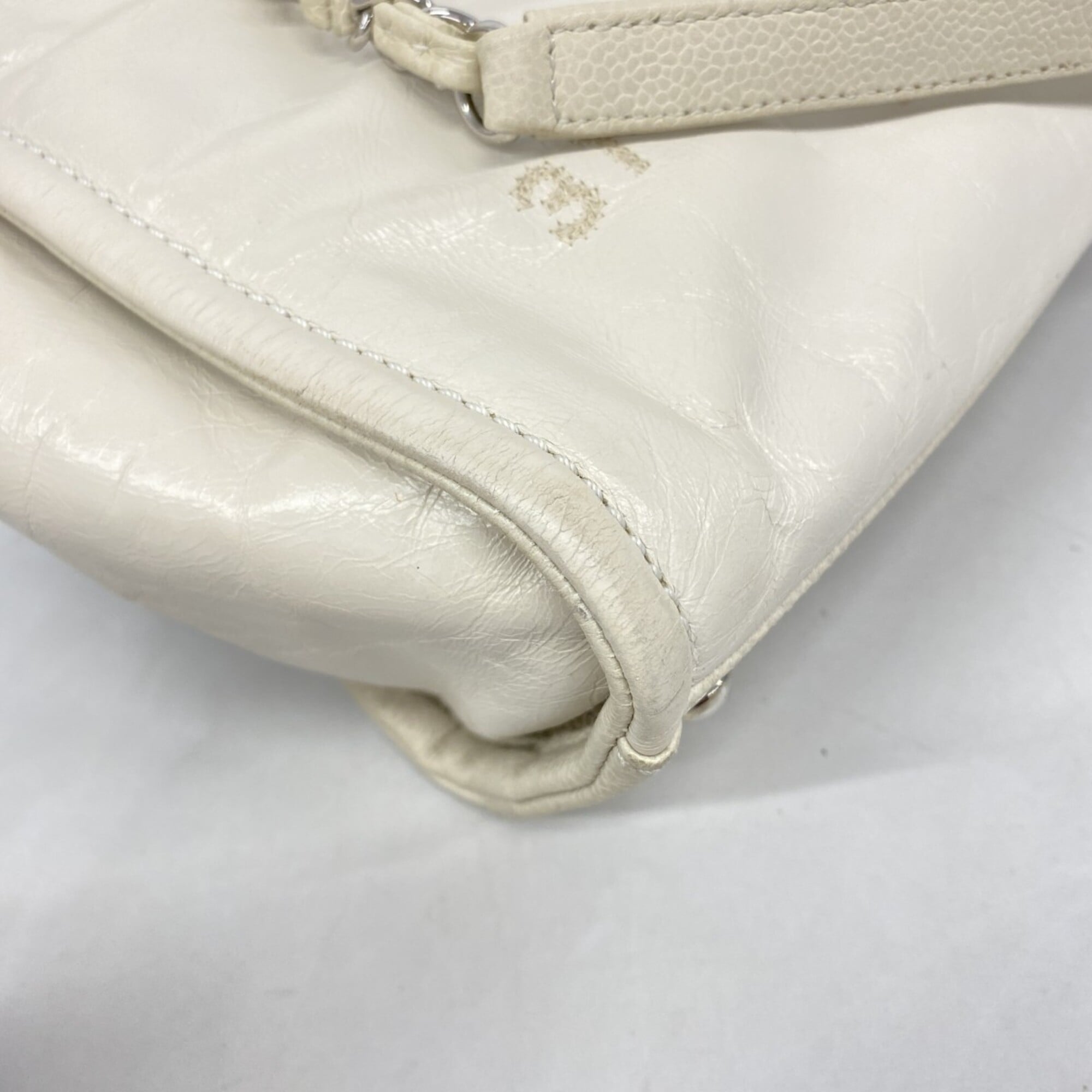 Chanel Ivory Leather Tote Bag (Pre-Owned)