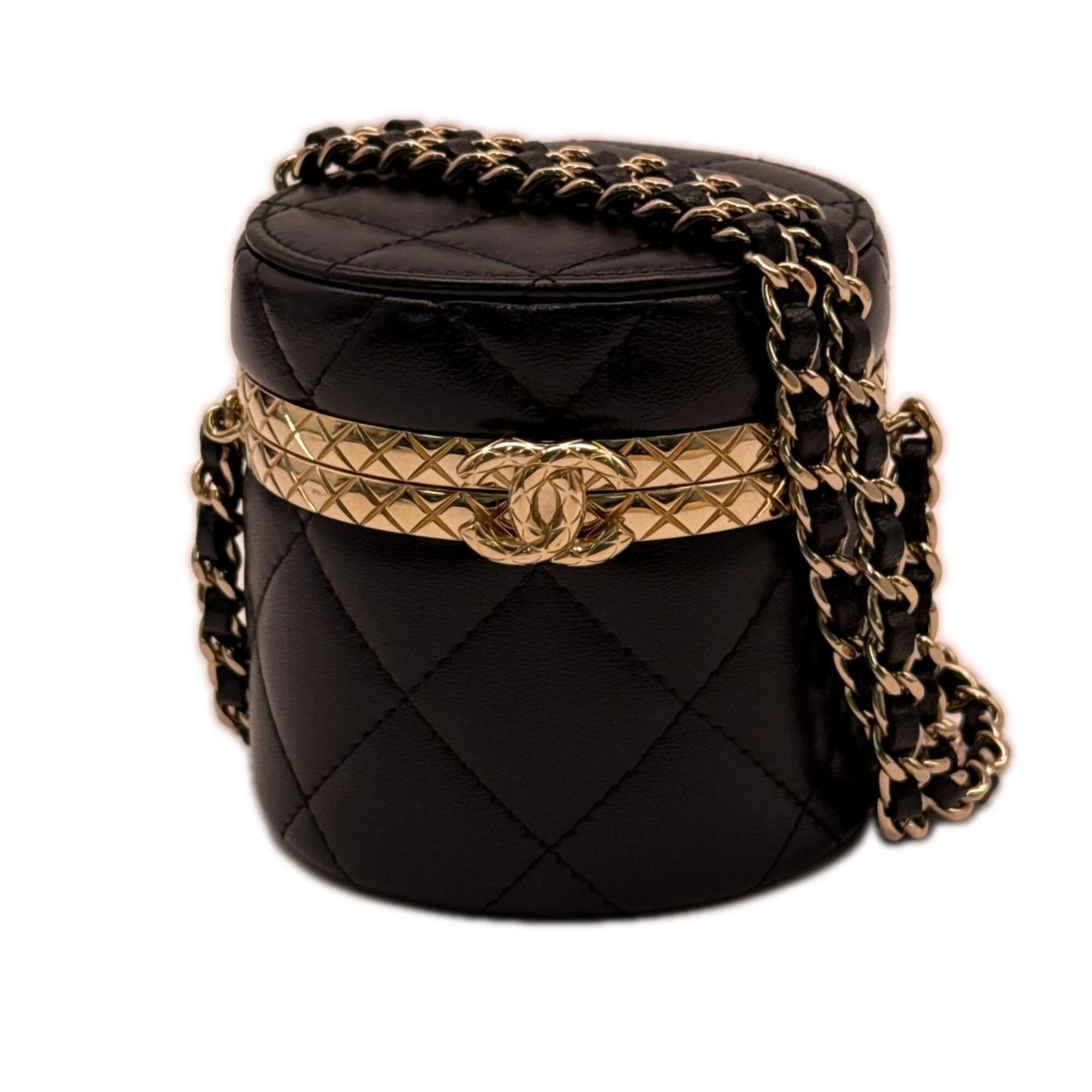 Chanel Black Shoulder Bag (Pre-Owned)