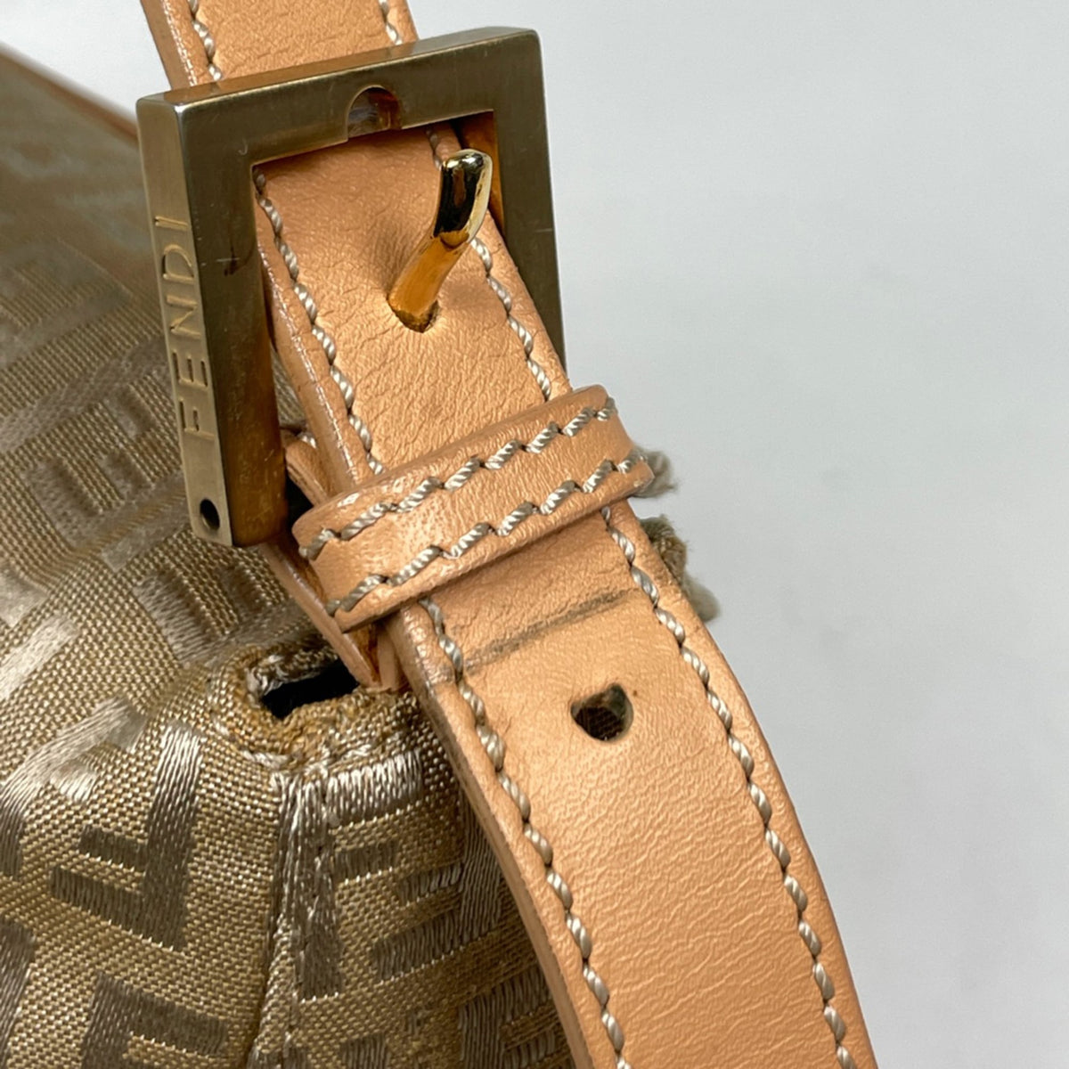 Fendi Beige Canvas Leather Handbag (Pre-Owned)