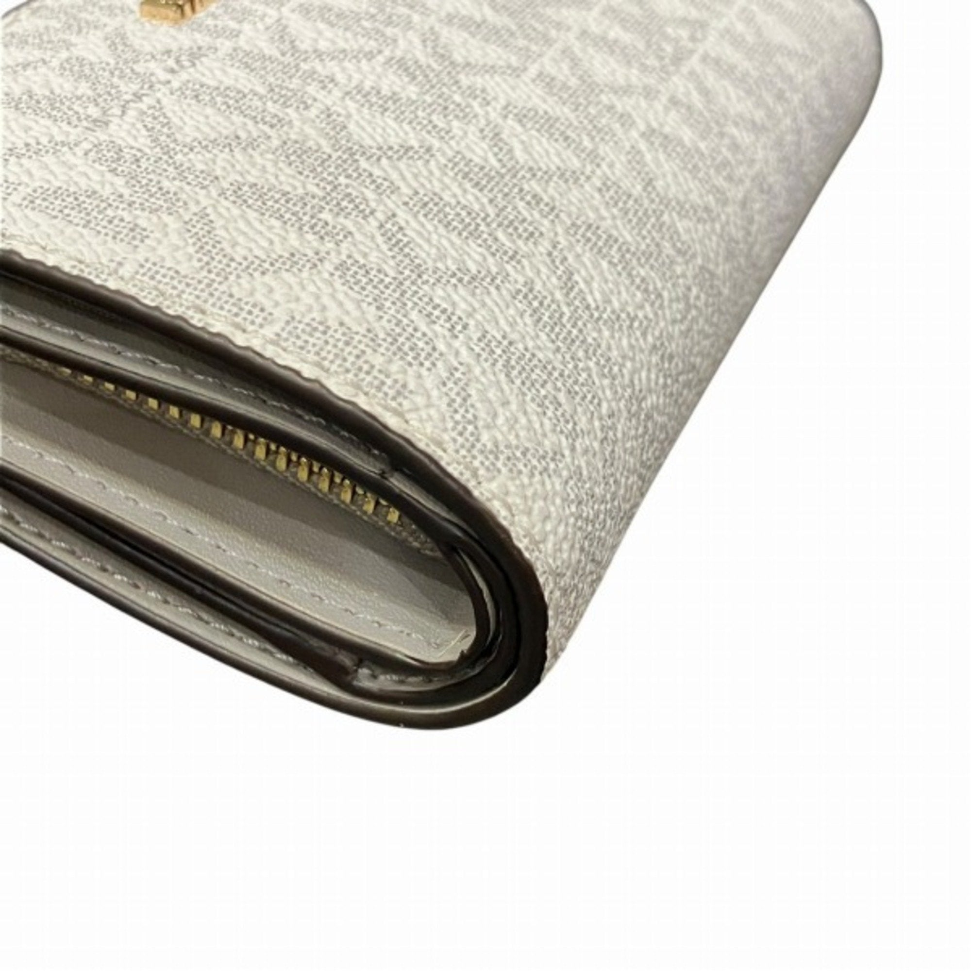 Michael Kors White Leather Wallet (Bi-Fold) (Pre-Owned)