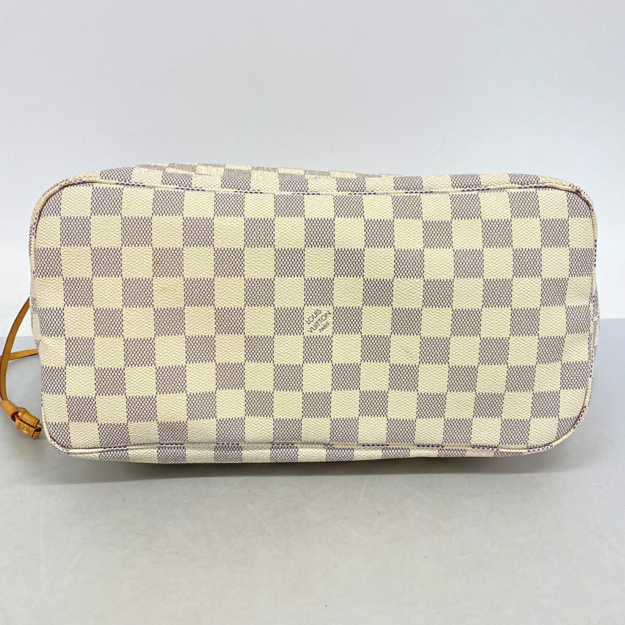Louis Vuitton White Tote Bag (Pre-Owned)