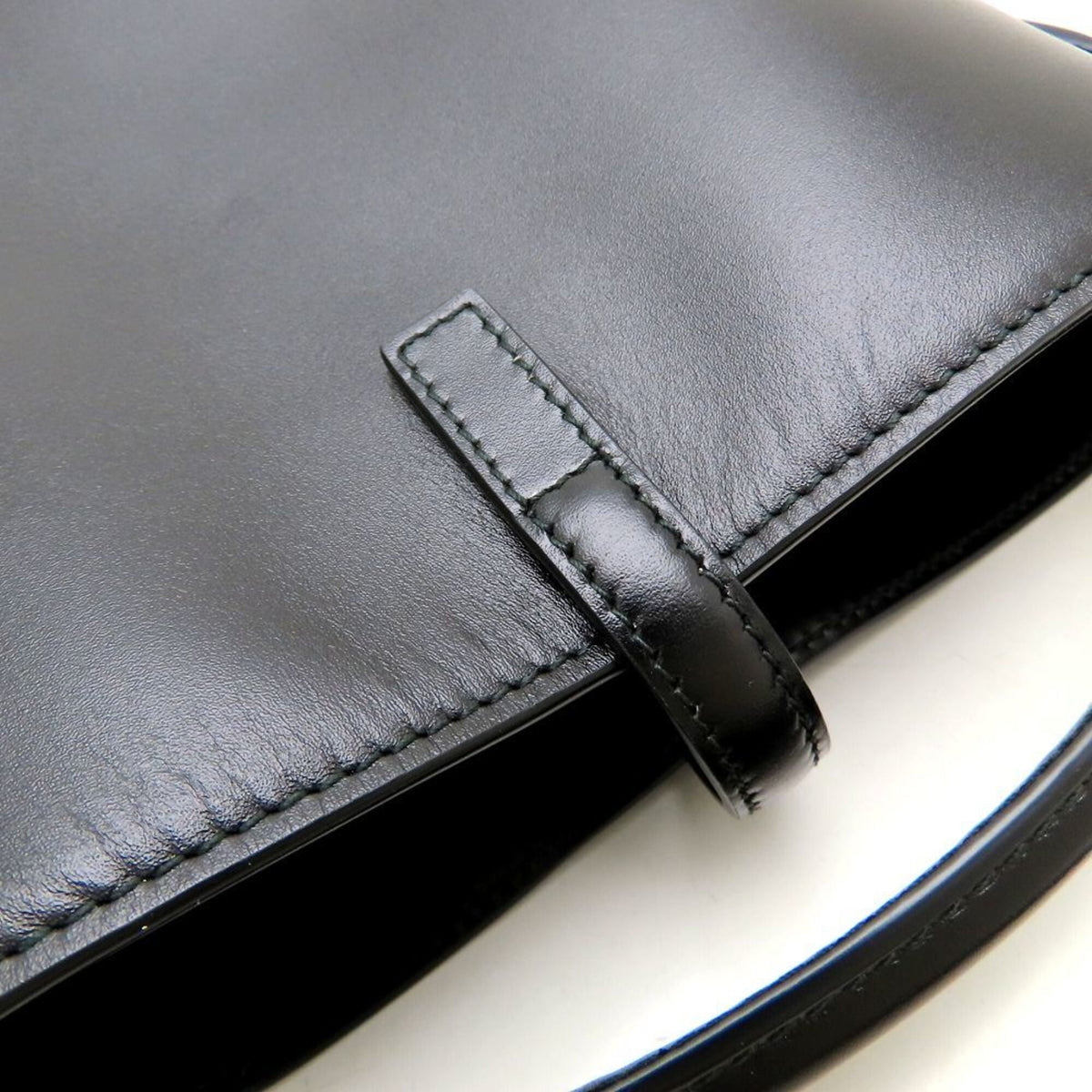 Yves Saint Laurent Black Leather Shoulder Bag (Pre-Owned)