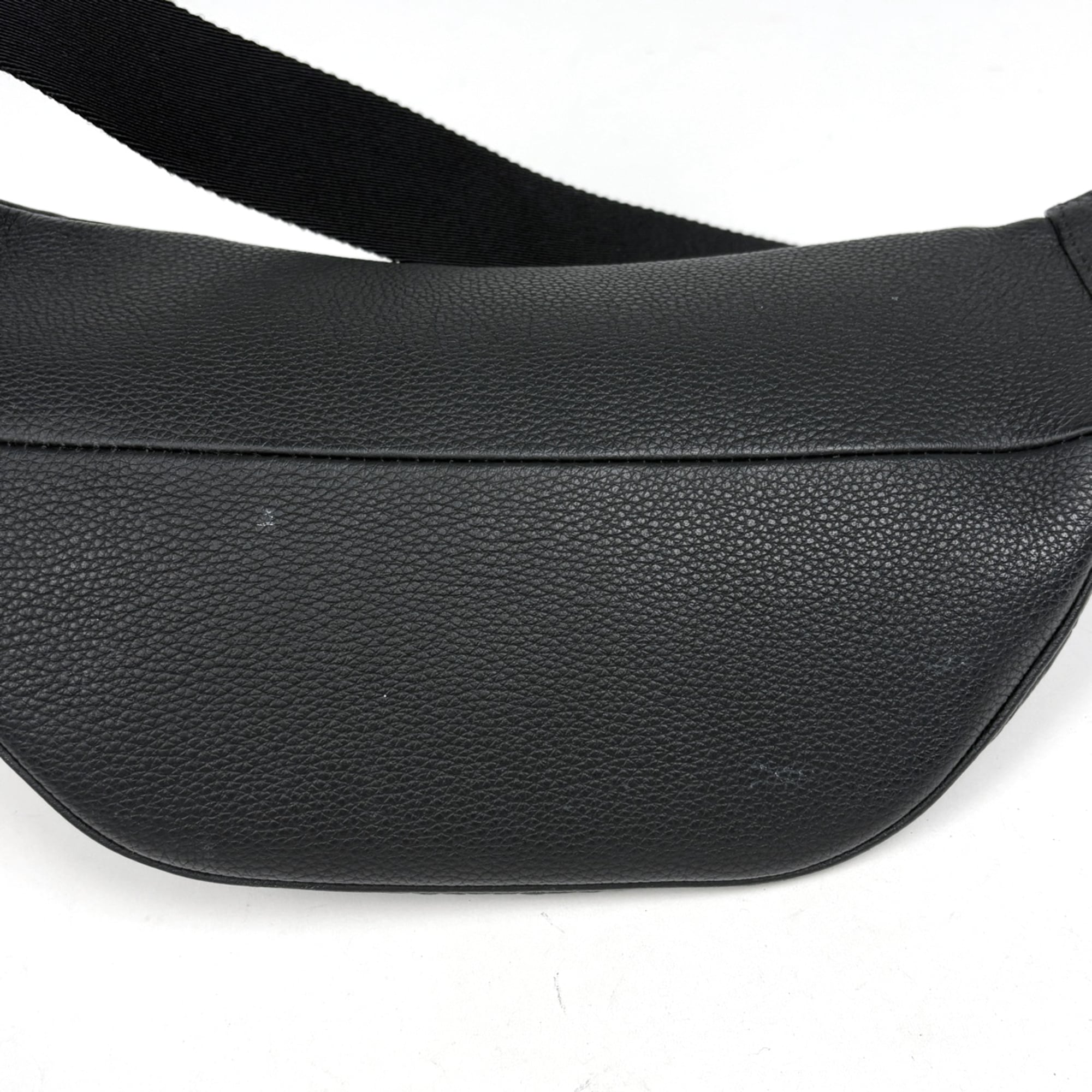 Salvatore Ferragamo Black Leather Fanny Pack Sling Bag (Pre-Owned)