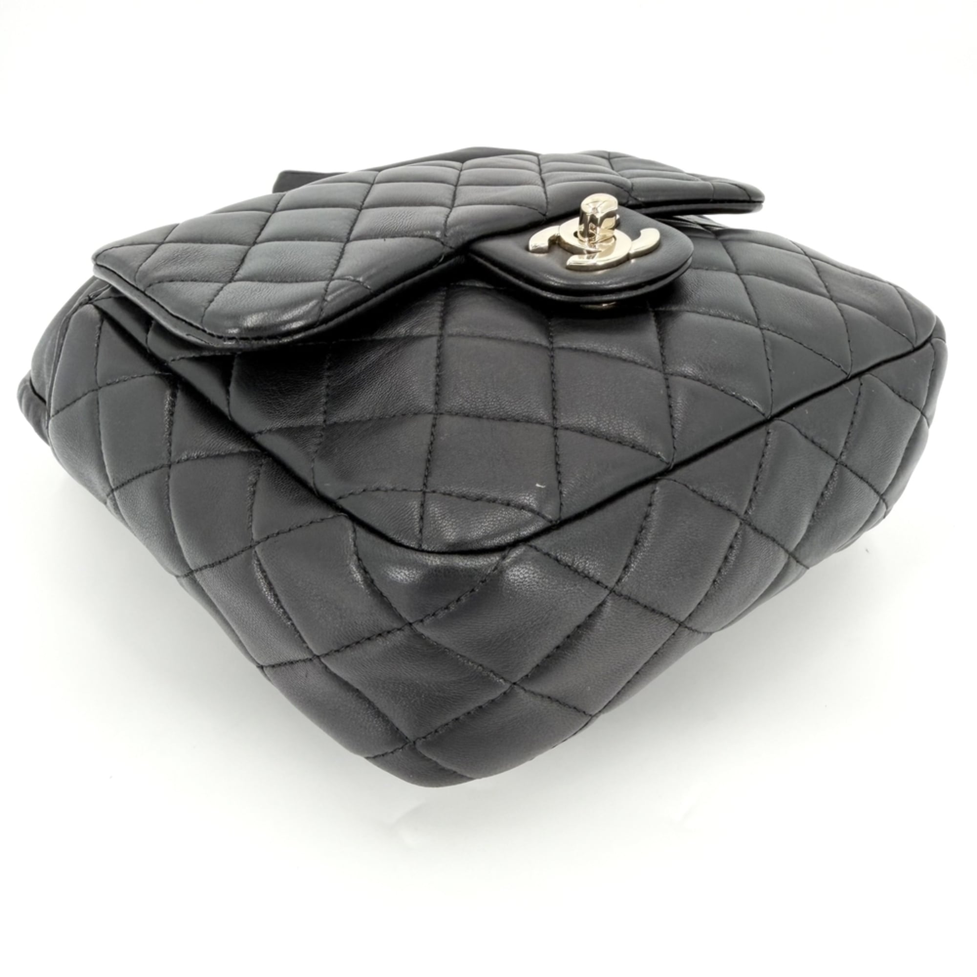Chanel Black Leather (Pre-Owned)