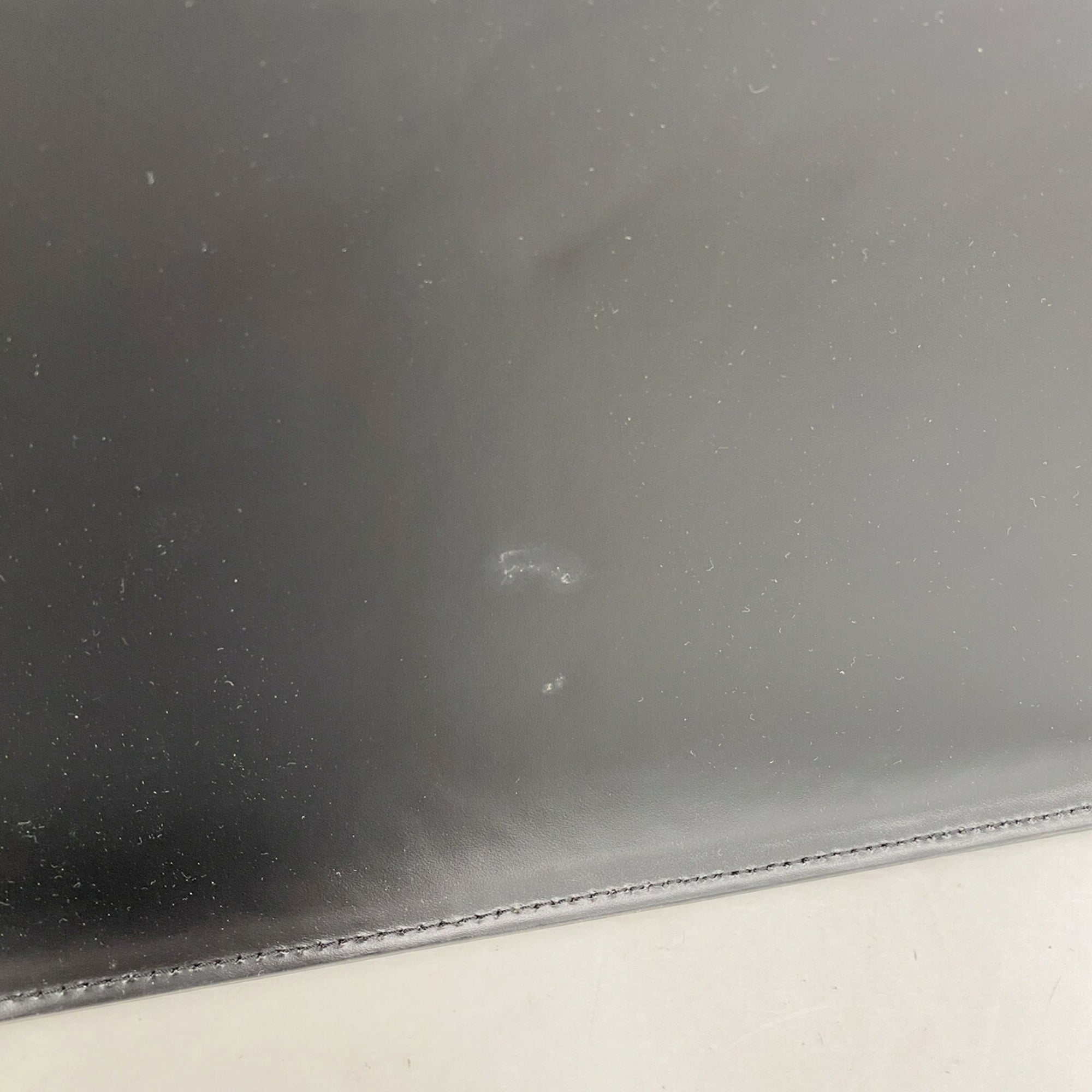Louis Vuitton Noir Handbag (Pre-Owned)