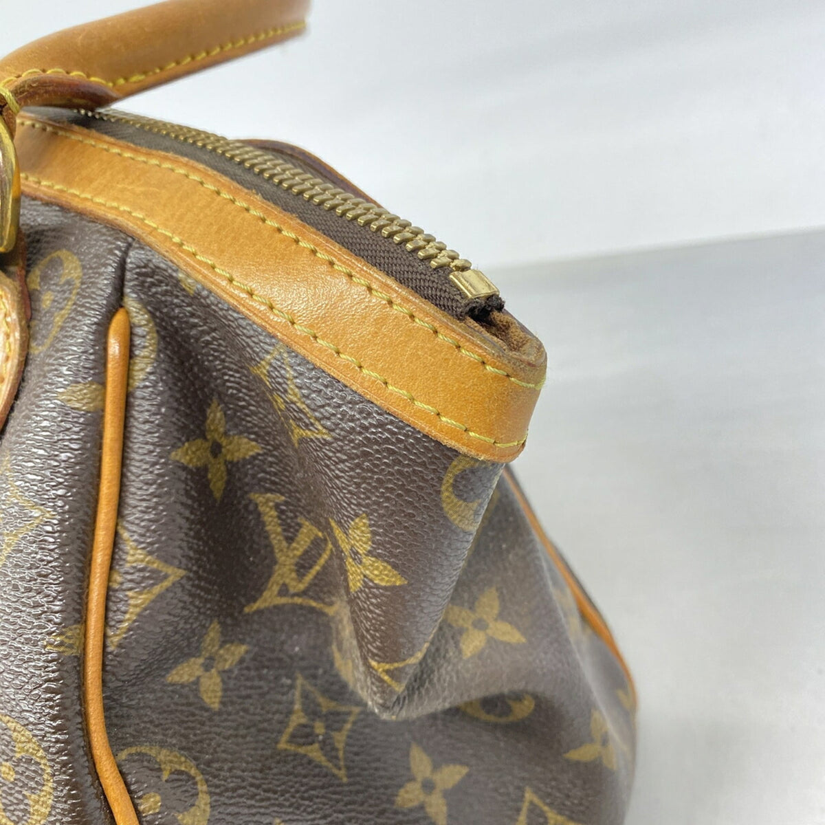 Louis Vuitton Brown Handbag (Pre-Owned)