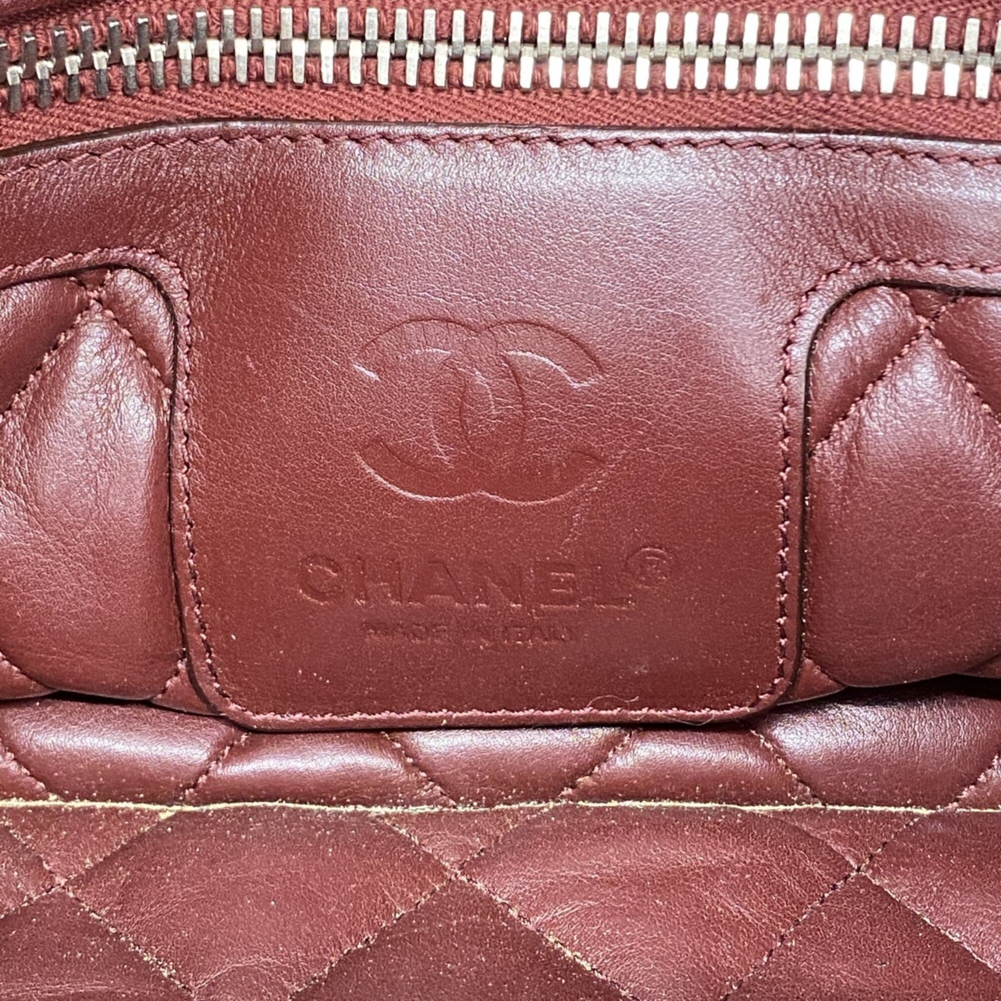 Chanel Ivory Leather Tote Bag (Pre-Owned)