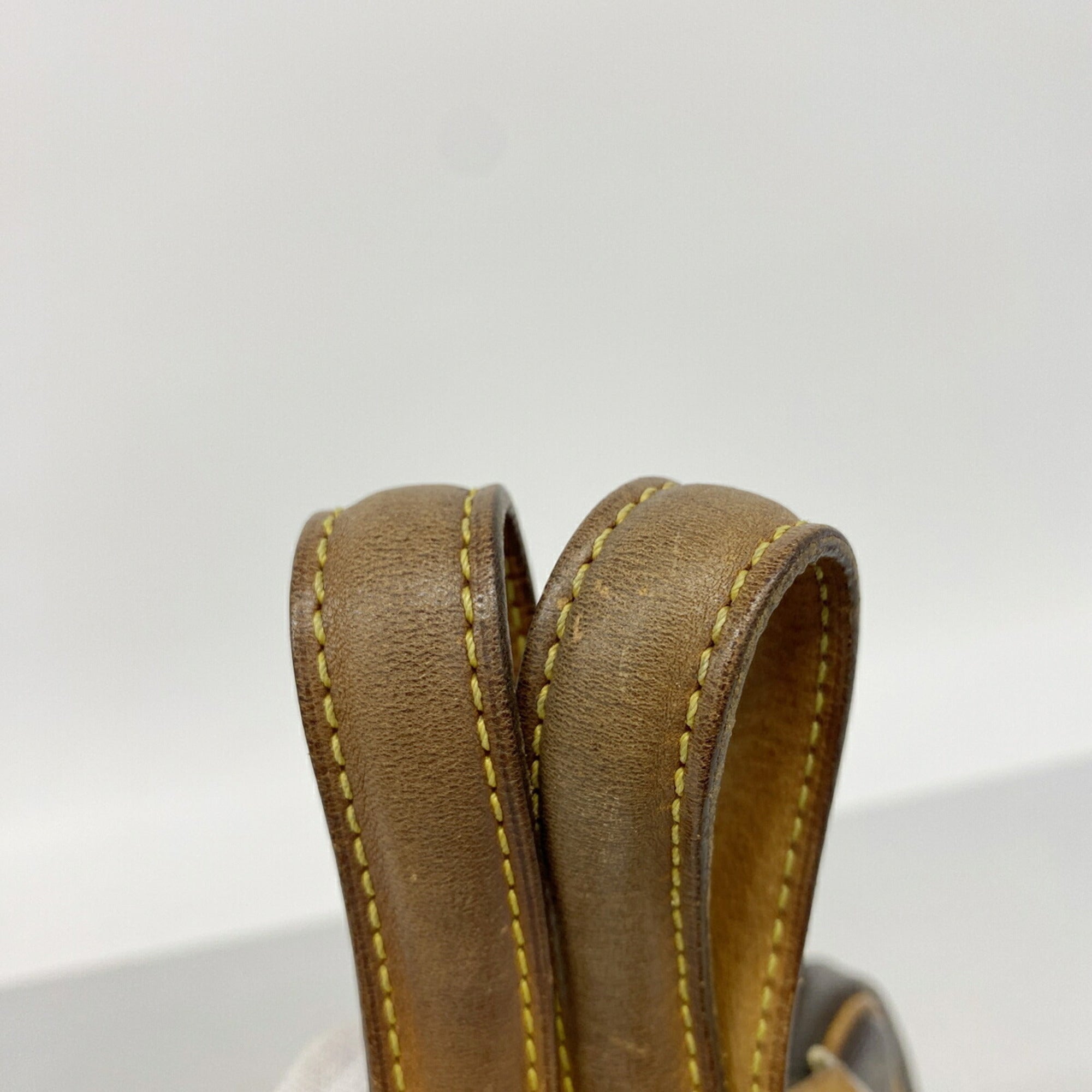 Louis Vuitton Brown Handbag (Pre-Owned)