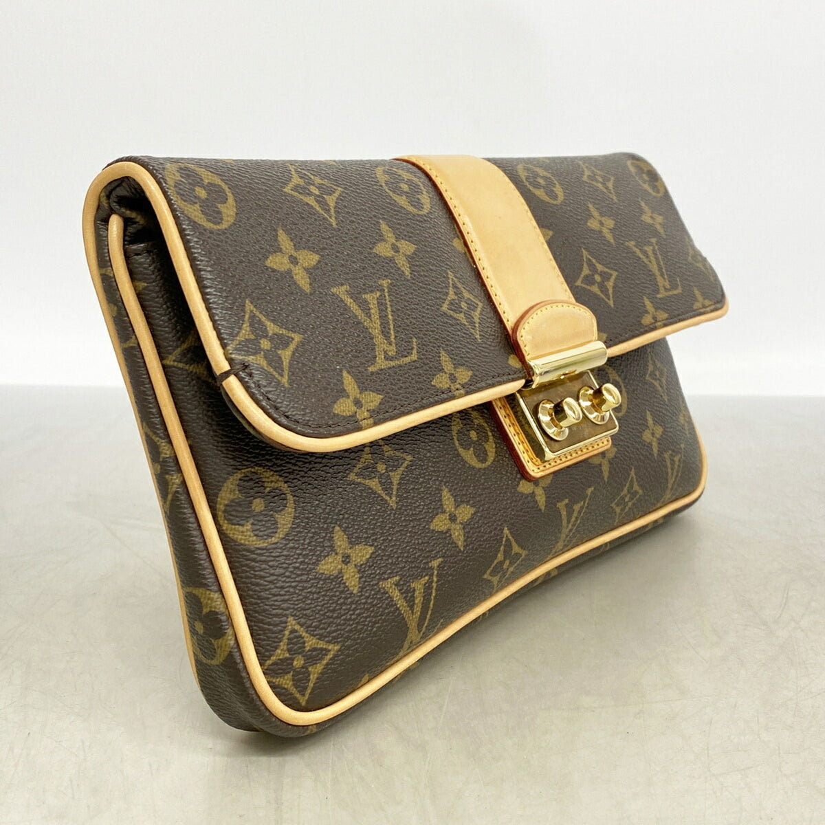 Louis Vuitton Brown Clutch Bag (Pre-Owned)