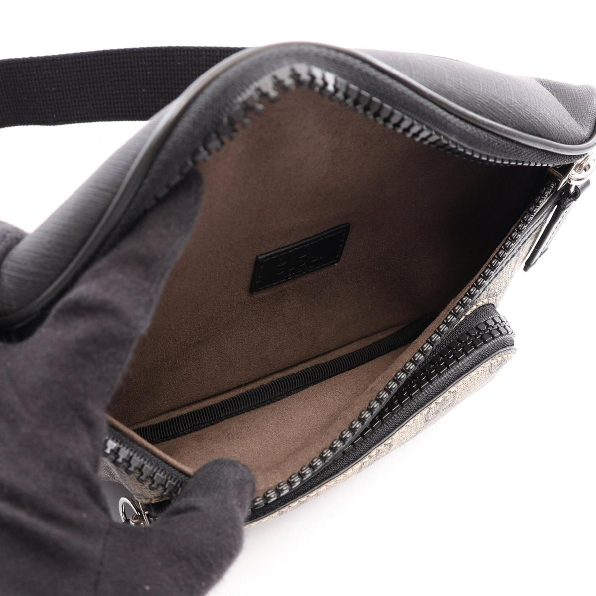 Gucci Beige Black Coated Canvas Leather Fanny Pack Handbag (Pre-Owned)