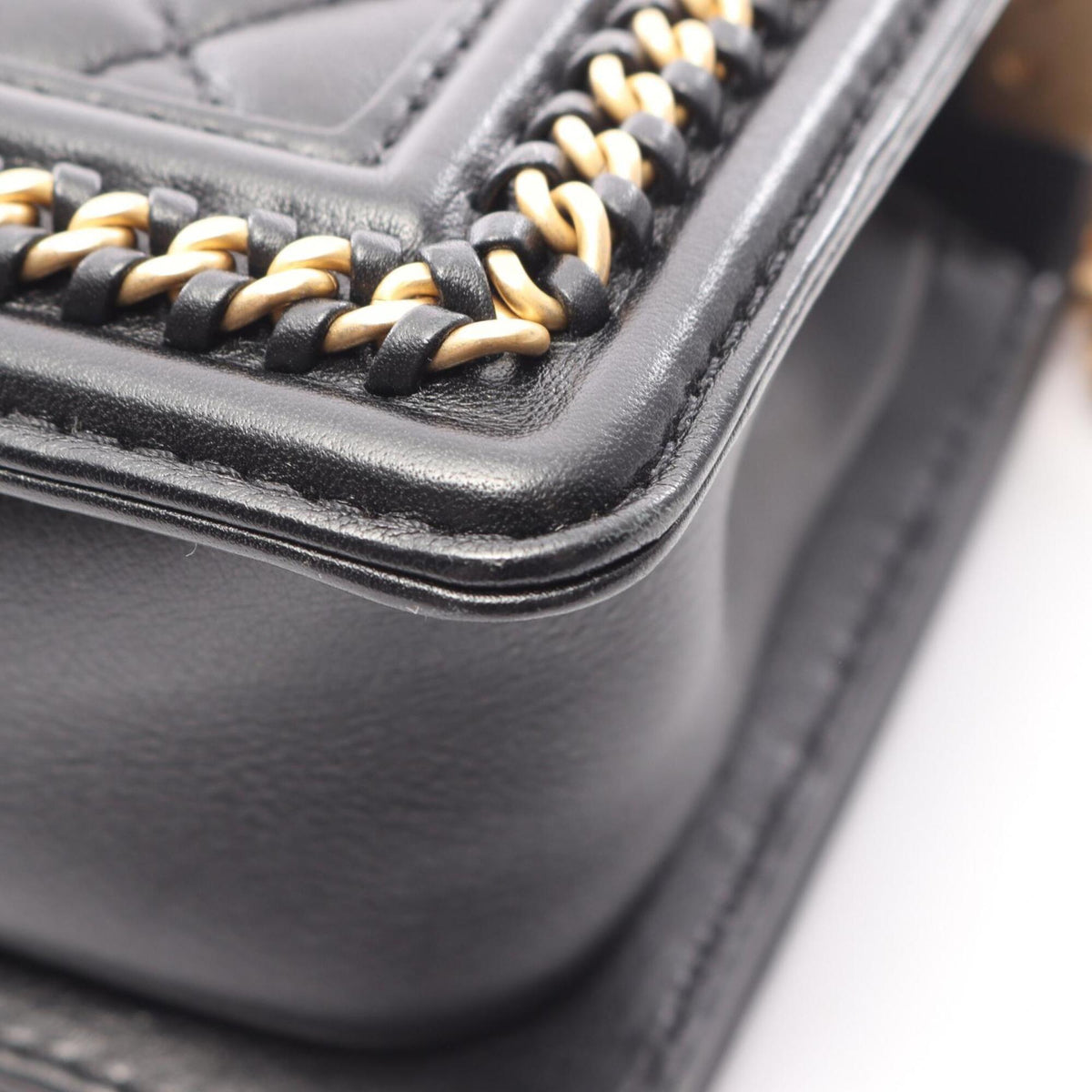 Chanel Black Leather Handbag Shoulder Bag (Pre-Owned)