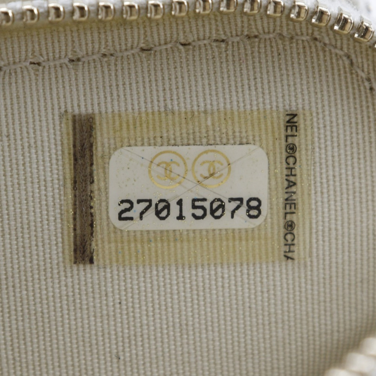 Chanel White Tweed Shoulder Bag (Pre-Owned)