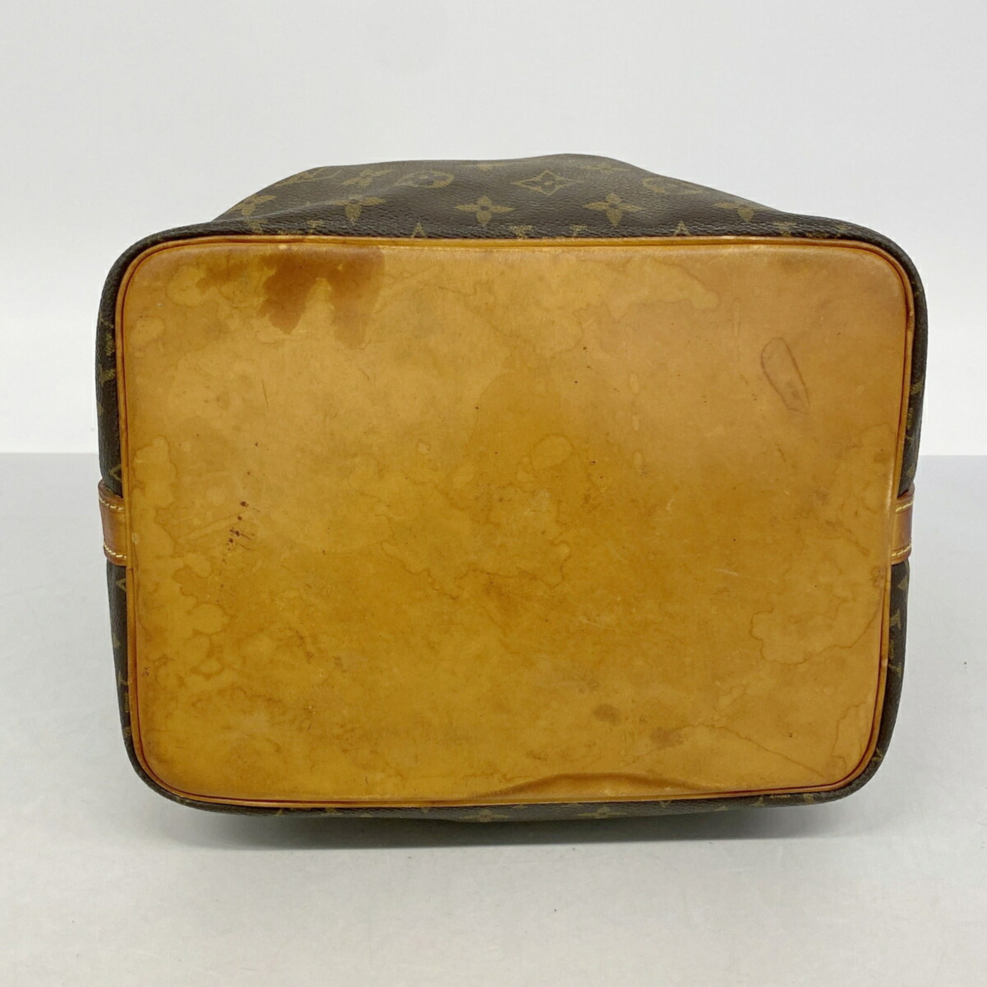 Louis Vuitton Brown Shoulder Bag (Pre-Owned)