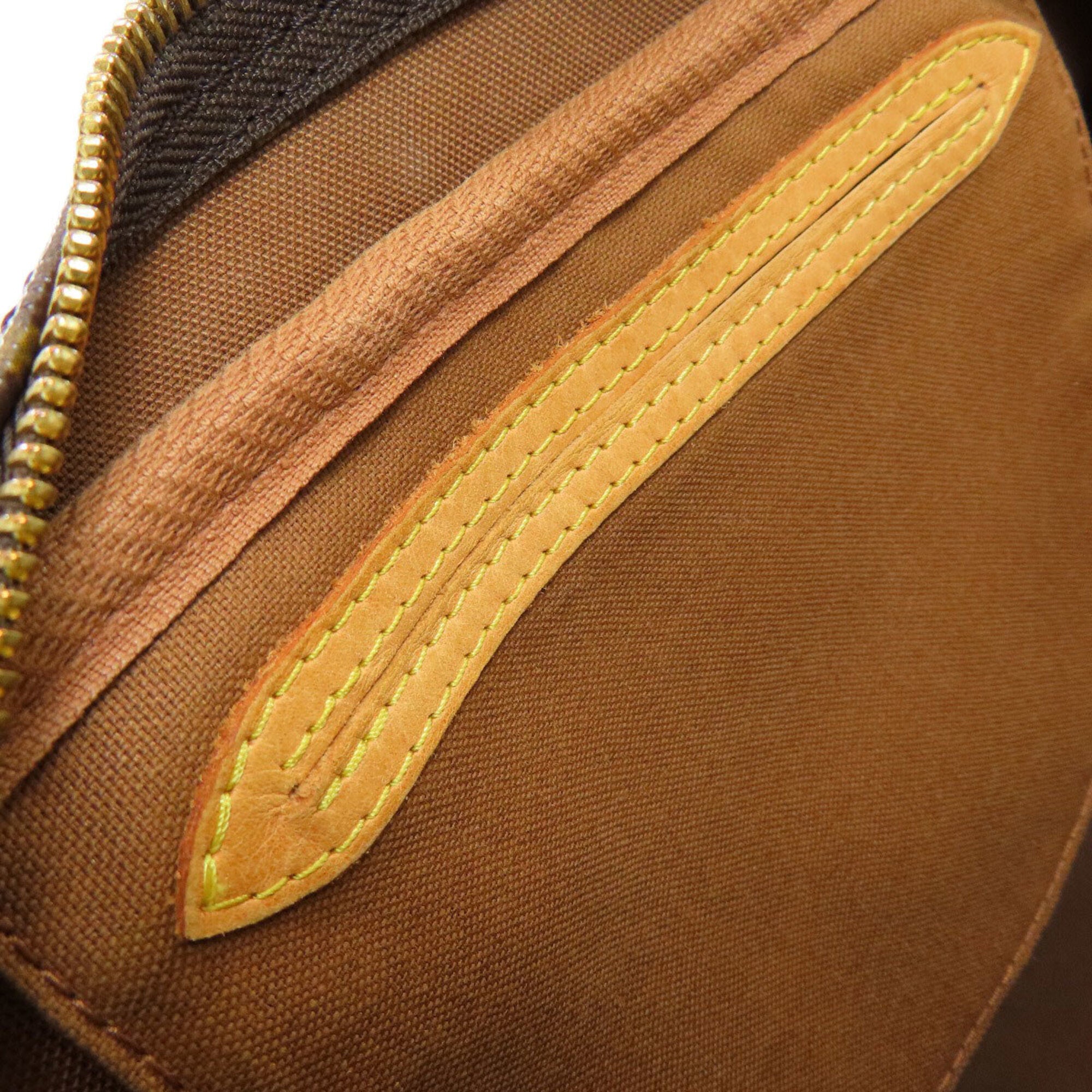 Louis Vuitton Monogram Monogram Canvas Handbag (Pre-Owned)