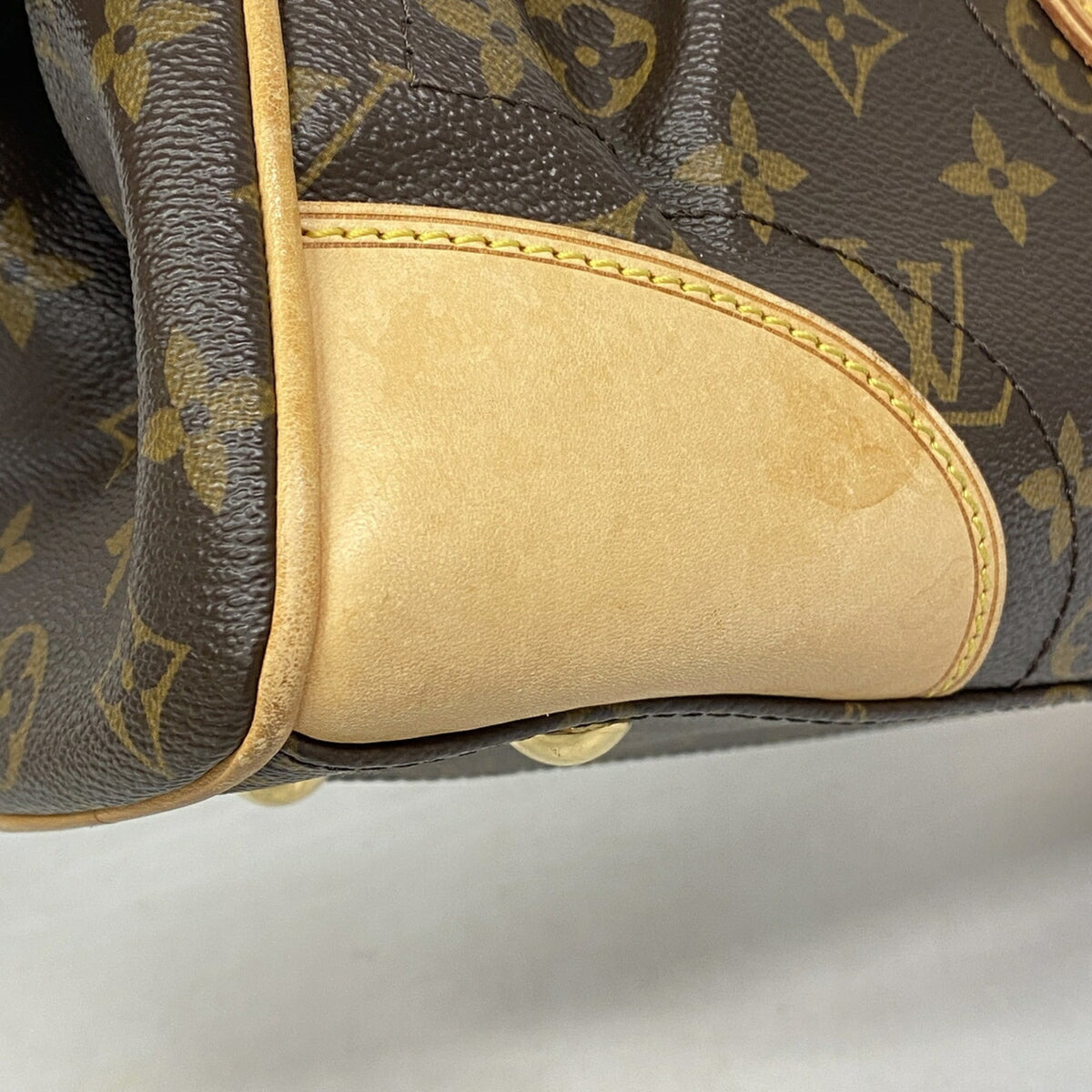 Louis Vuitton Brown Shoulder Bag (Pre-Owned)