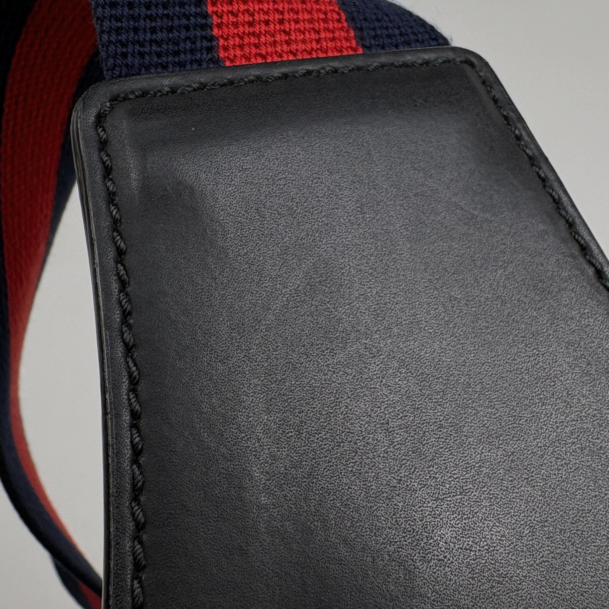 Gucci Black Coated Canvas Leather Sling Bag (Pre-Owned)