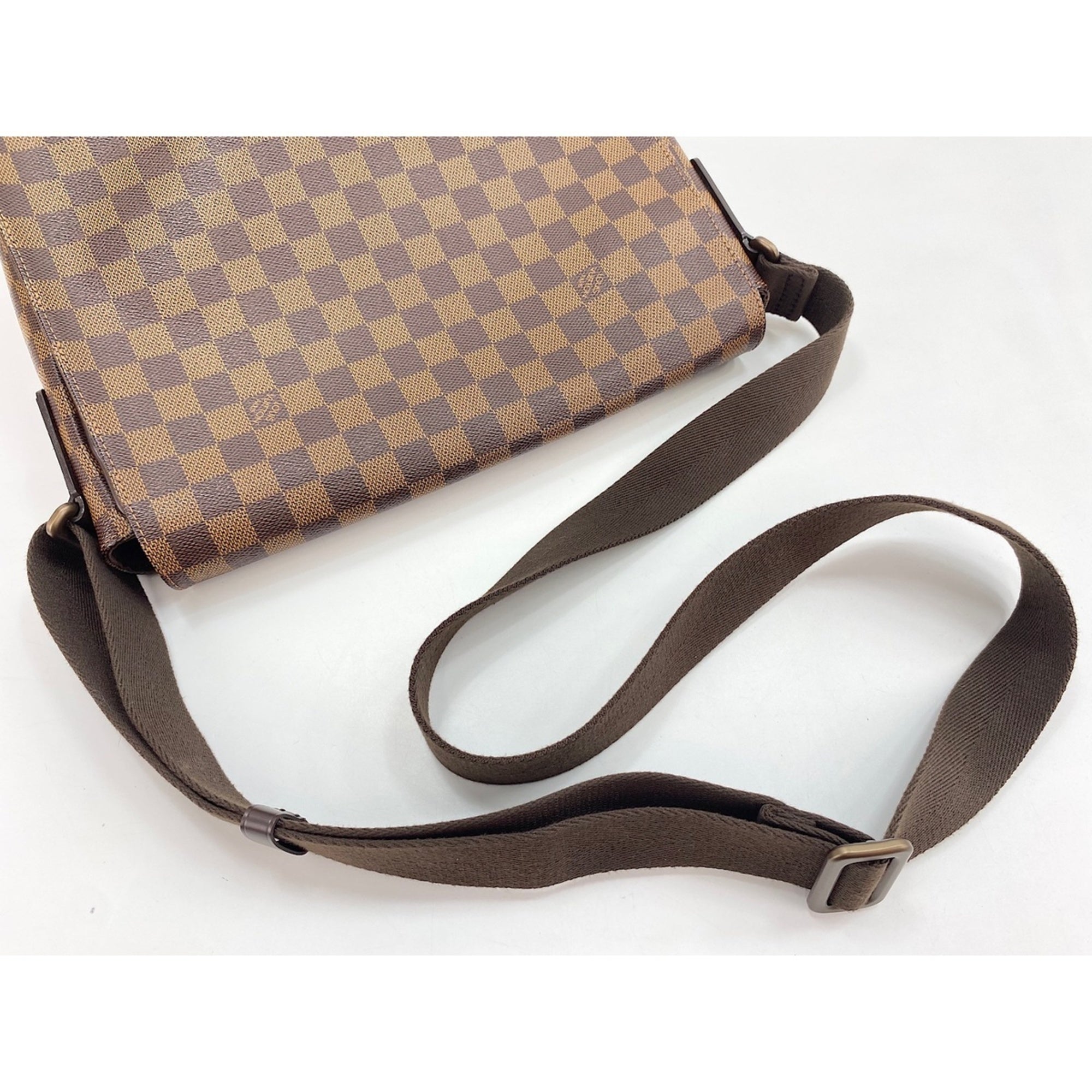 Louis Vuitton Brown Shoulder Bag (Pre-Owned)