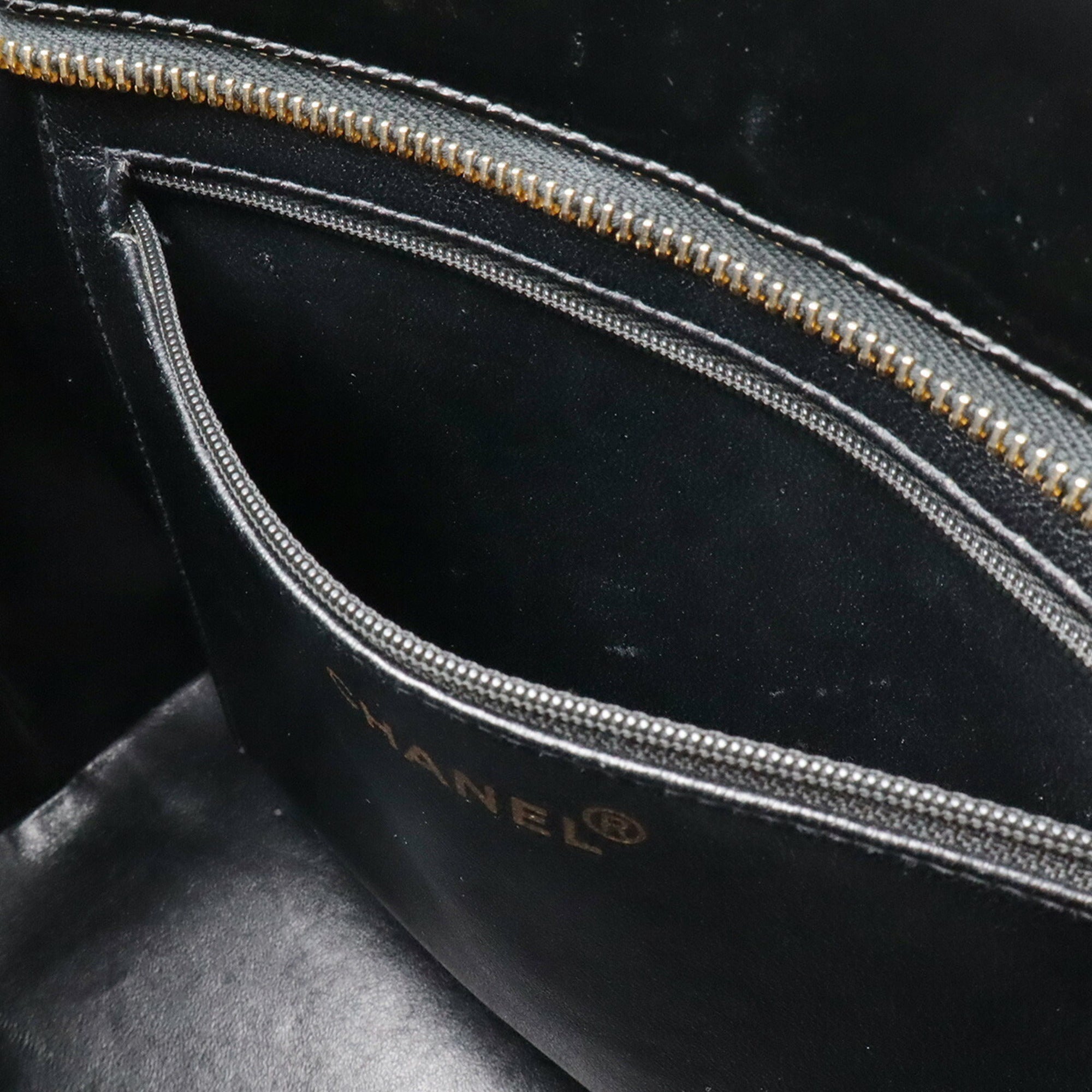 Chanel Black Leather Shoulder Bag Tote Bag (Pre-Owned)
